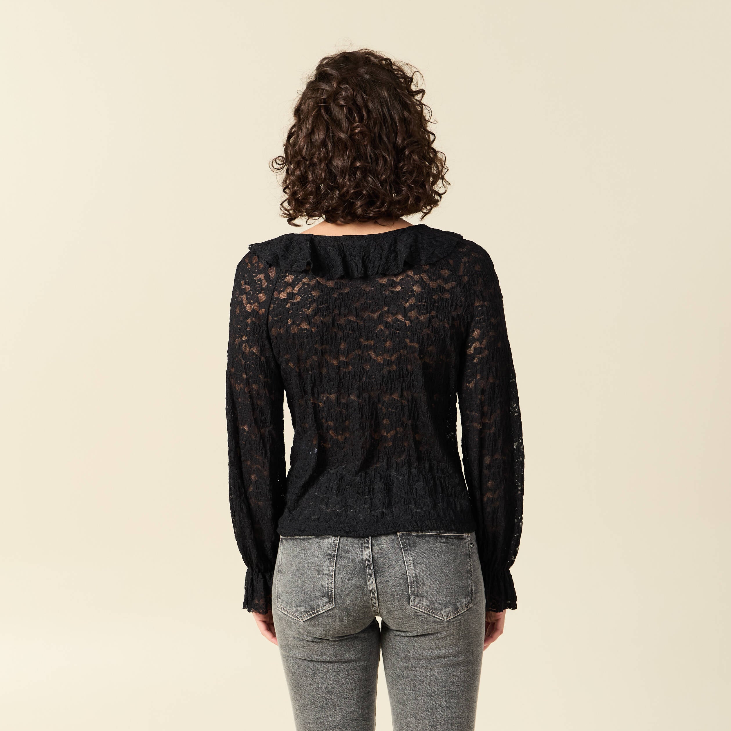 Blouse droite courte manches longues noir femme