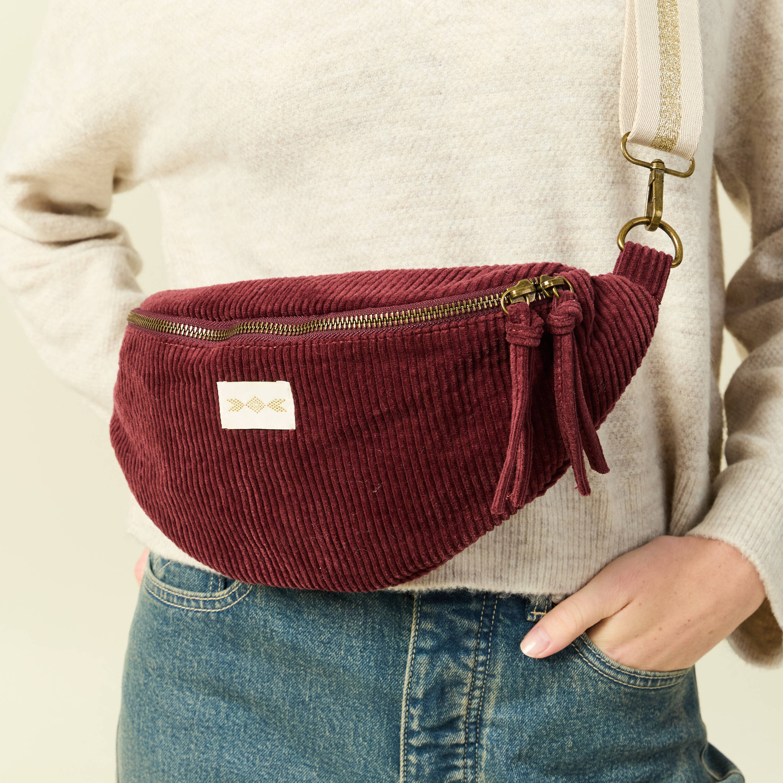 Sac banane velours c&ocirc;tel&eacute; prune femme