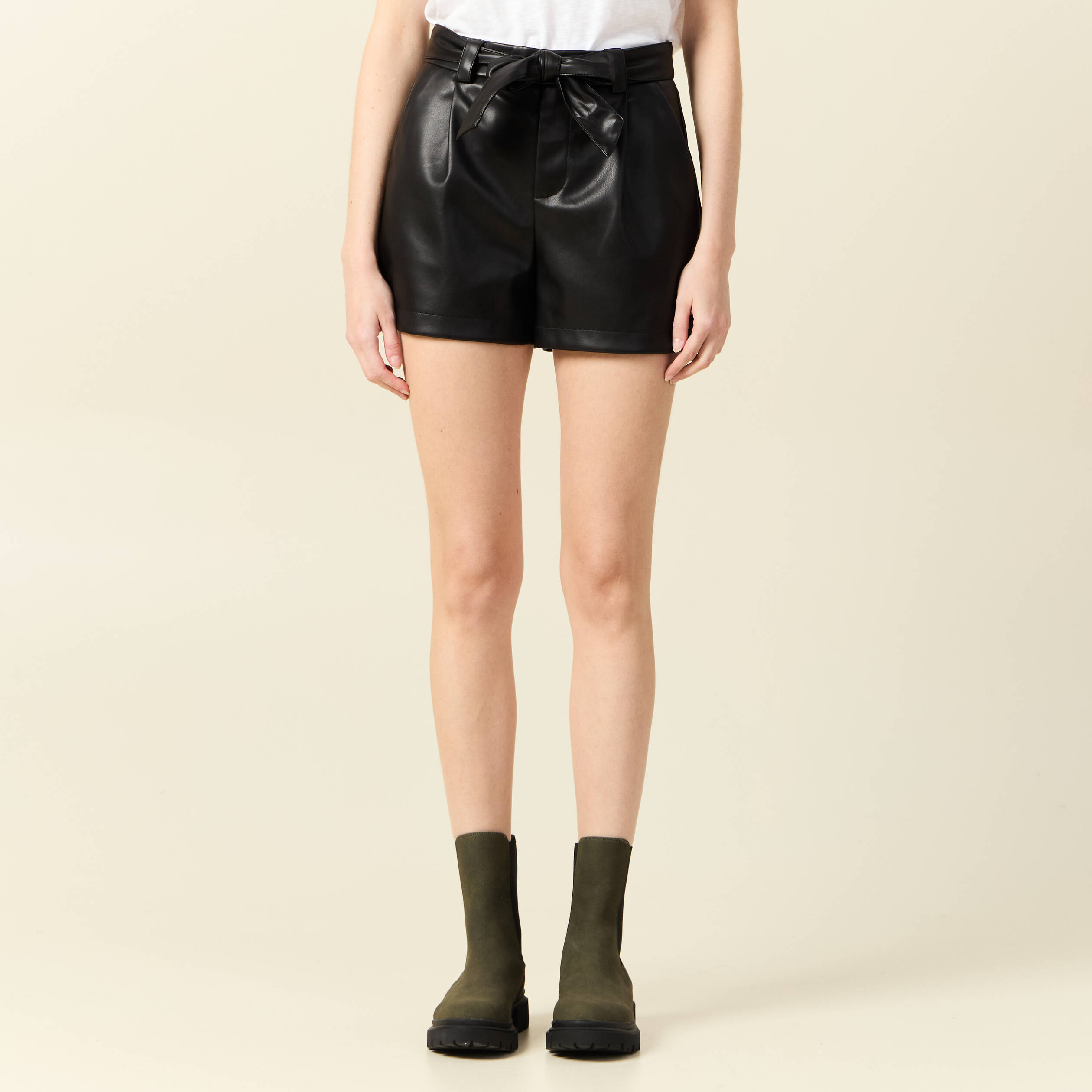 short similicuir ceinture noir femme Short similicuir ceinturé noir femme