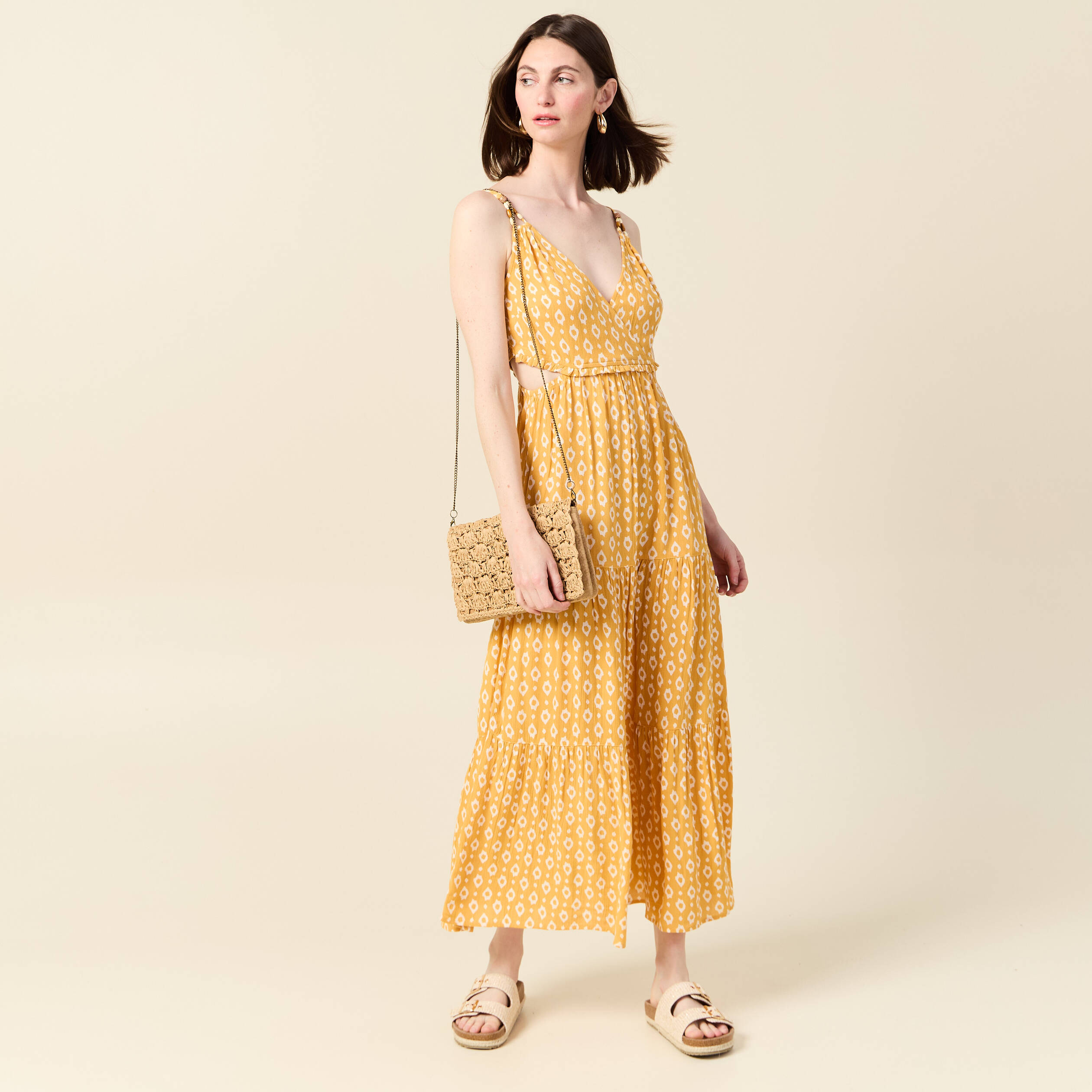 robe longue evasee a perles jaune femme Robe longue évasée à perles jaune femme