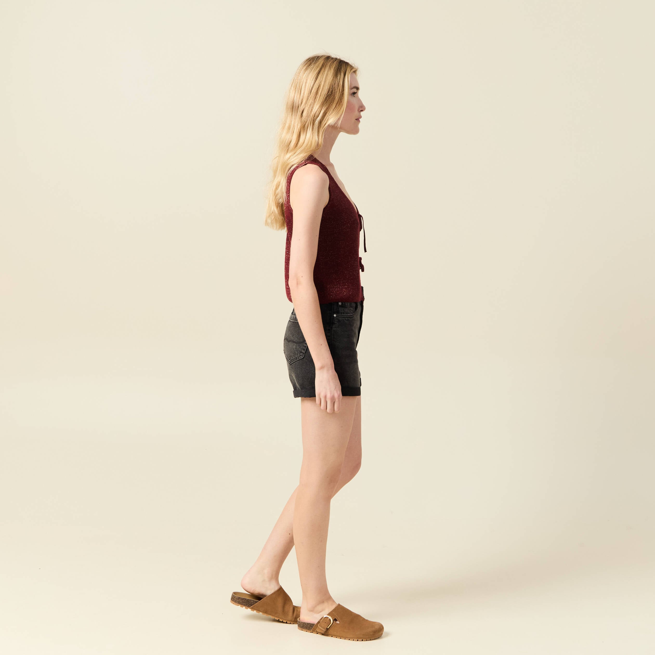 D&eacute;bardeur tricot nou&eacute; rose framboise femme
