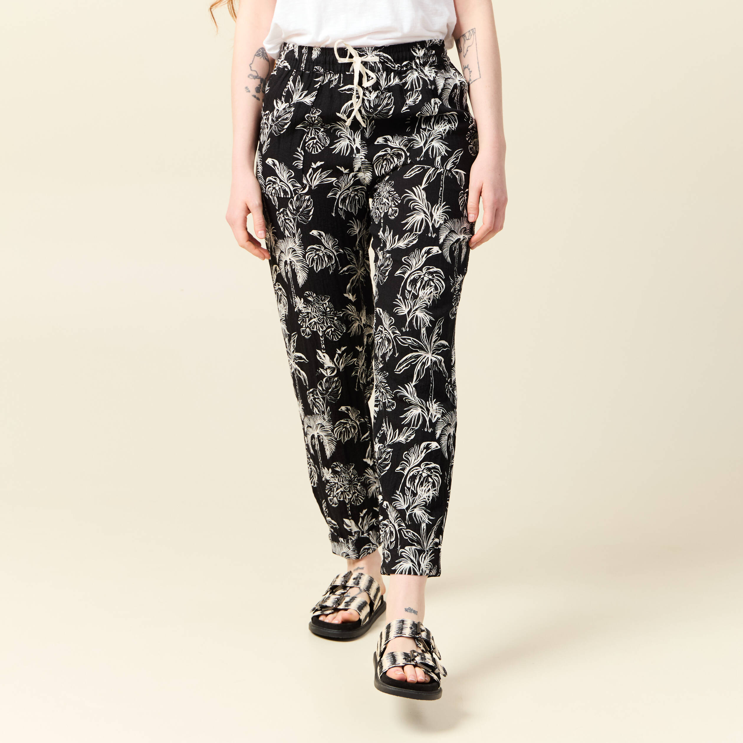 pantalon carotte fluide noir femme Pantalon carotte fluide noir femme