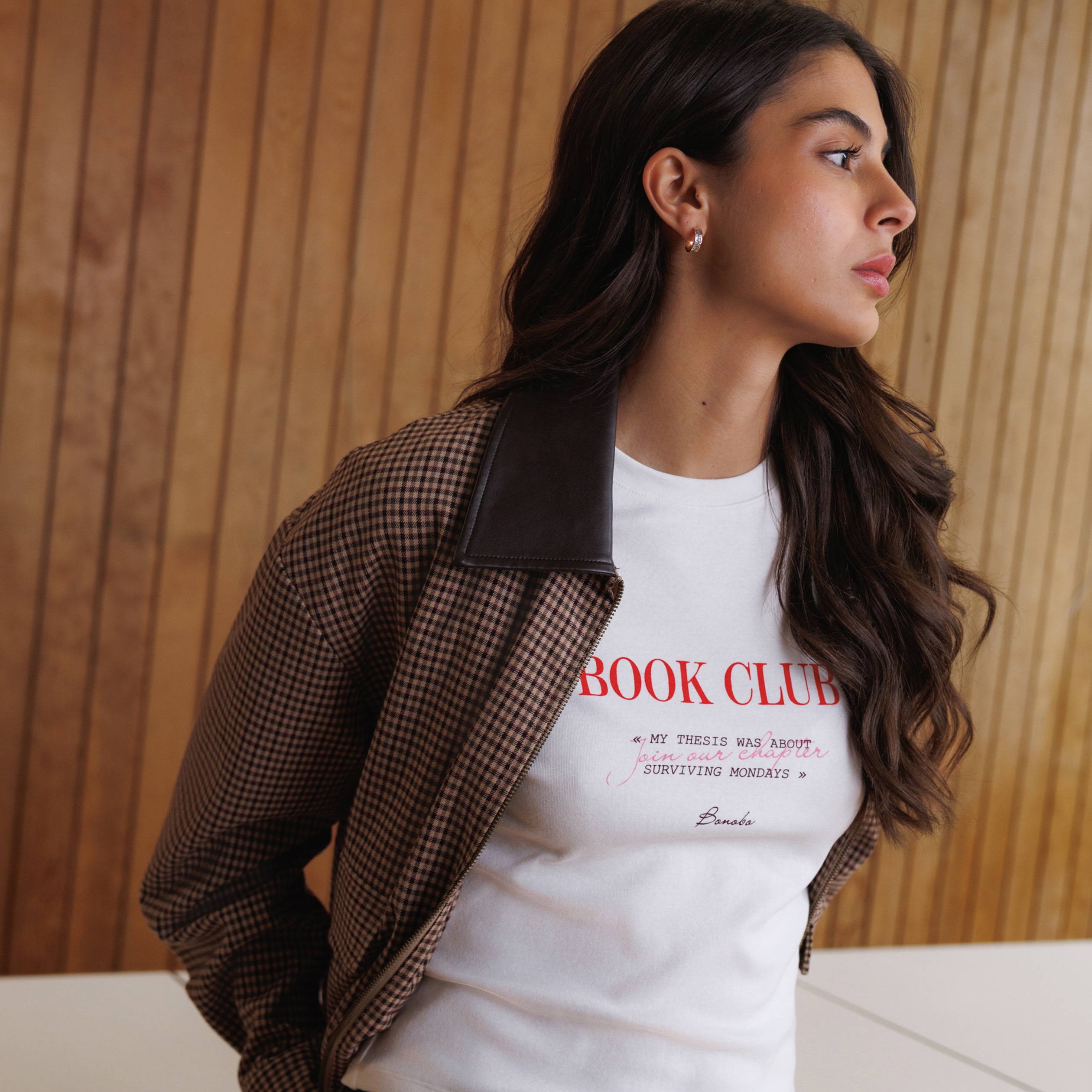 T-shirt cintr&eacute; col rond manches courtes ecru femme