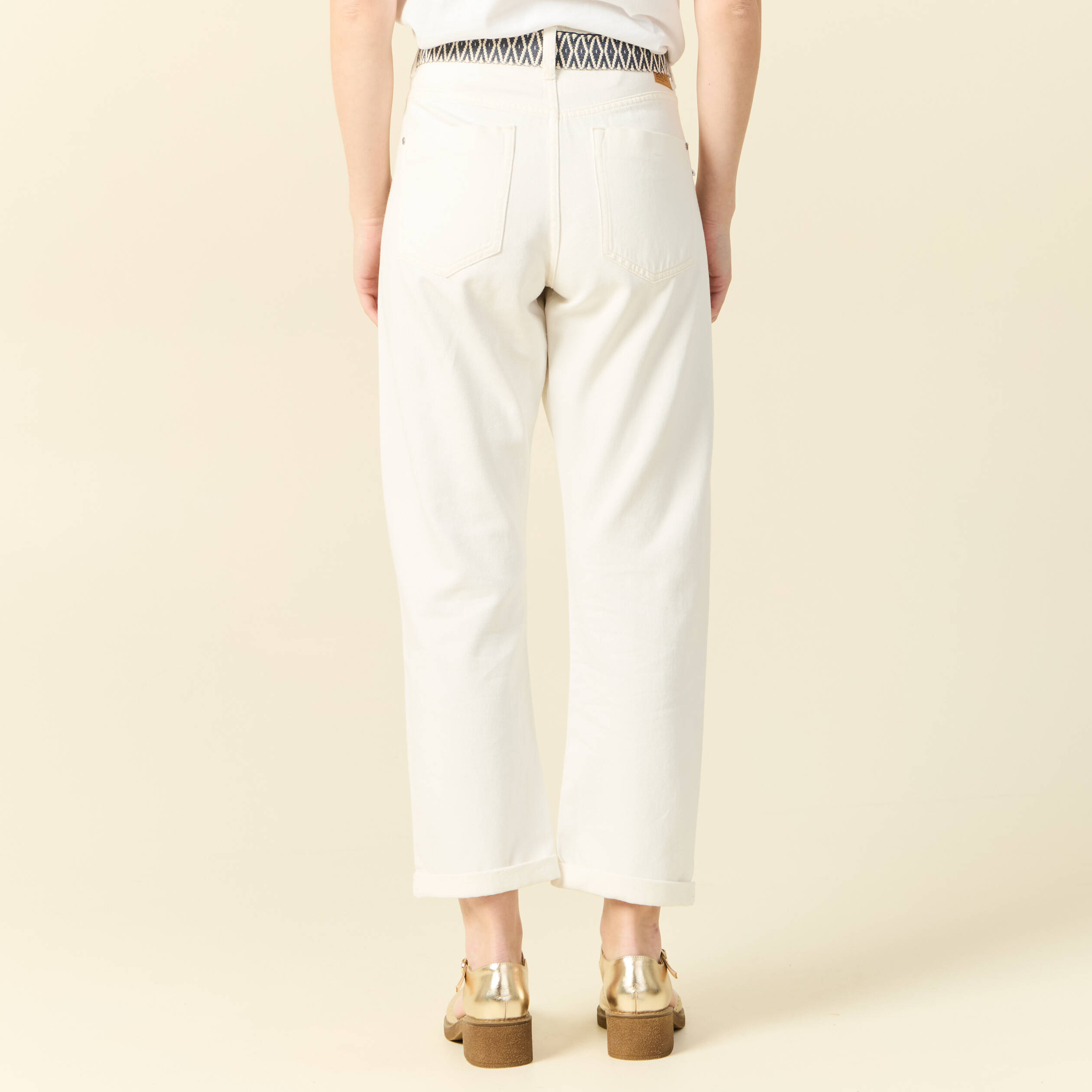 jeans boyfriend ceinture denim blanc femme Jeans boyfriend ceinturé denim blanc femme