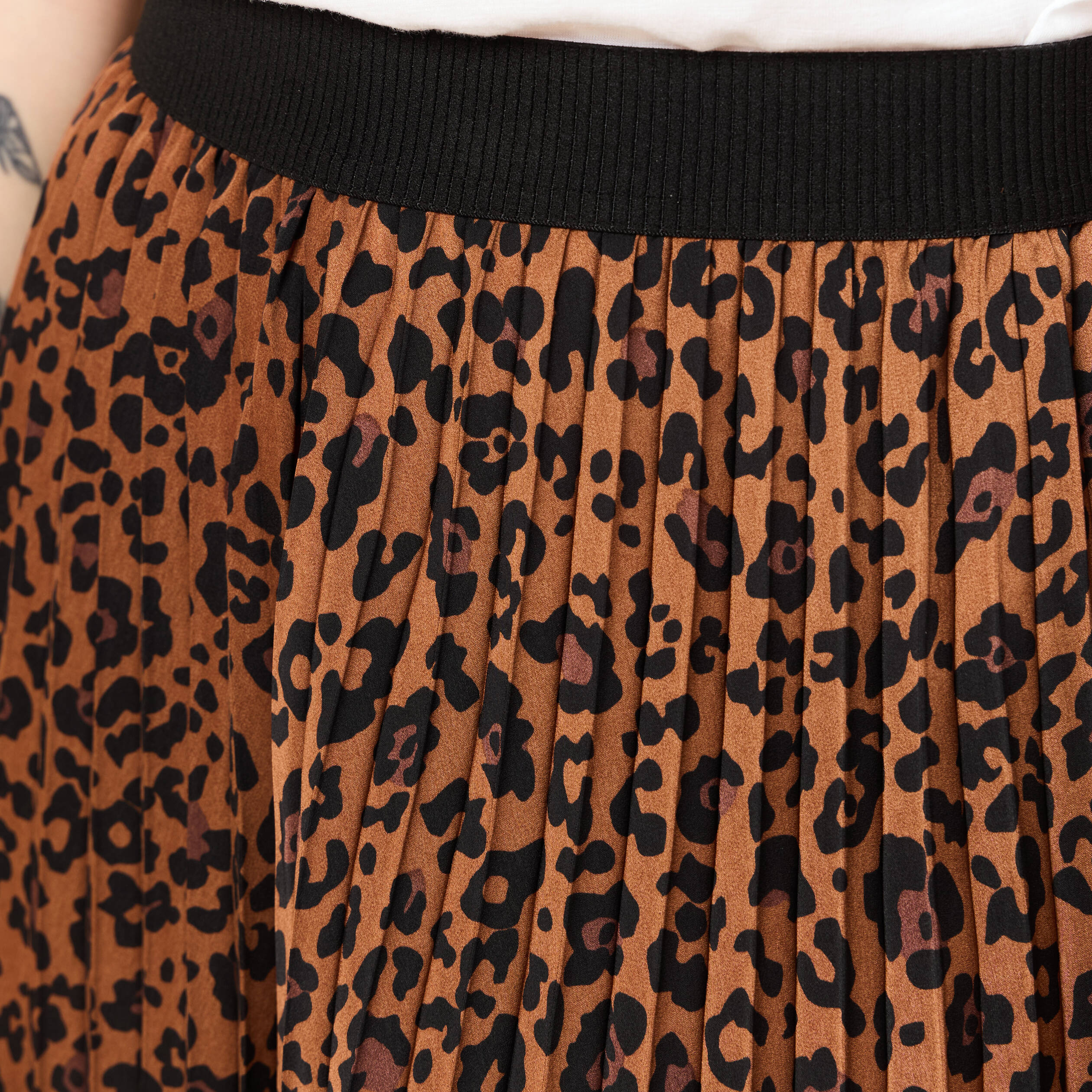 Jupe longue droite plissée marron foncé femme