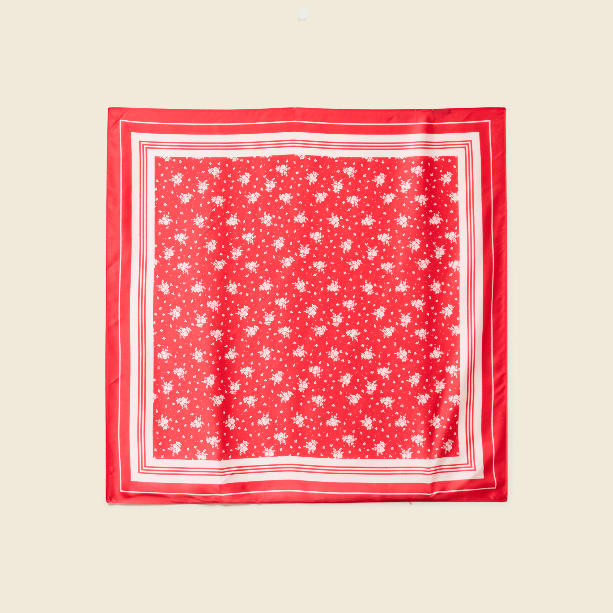 Foulard rouge fonc&eacute; femme