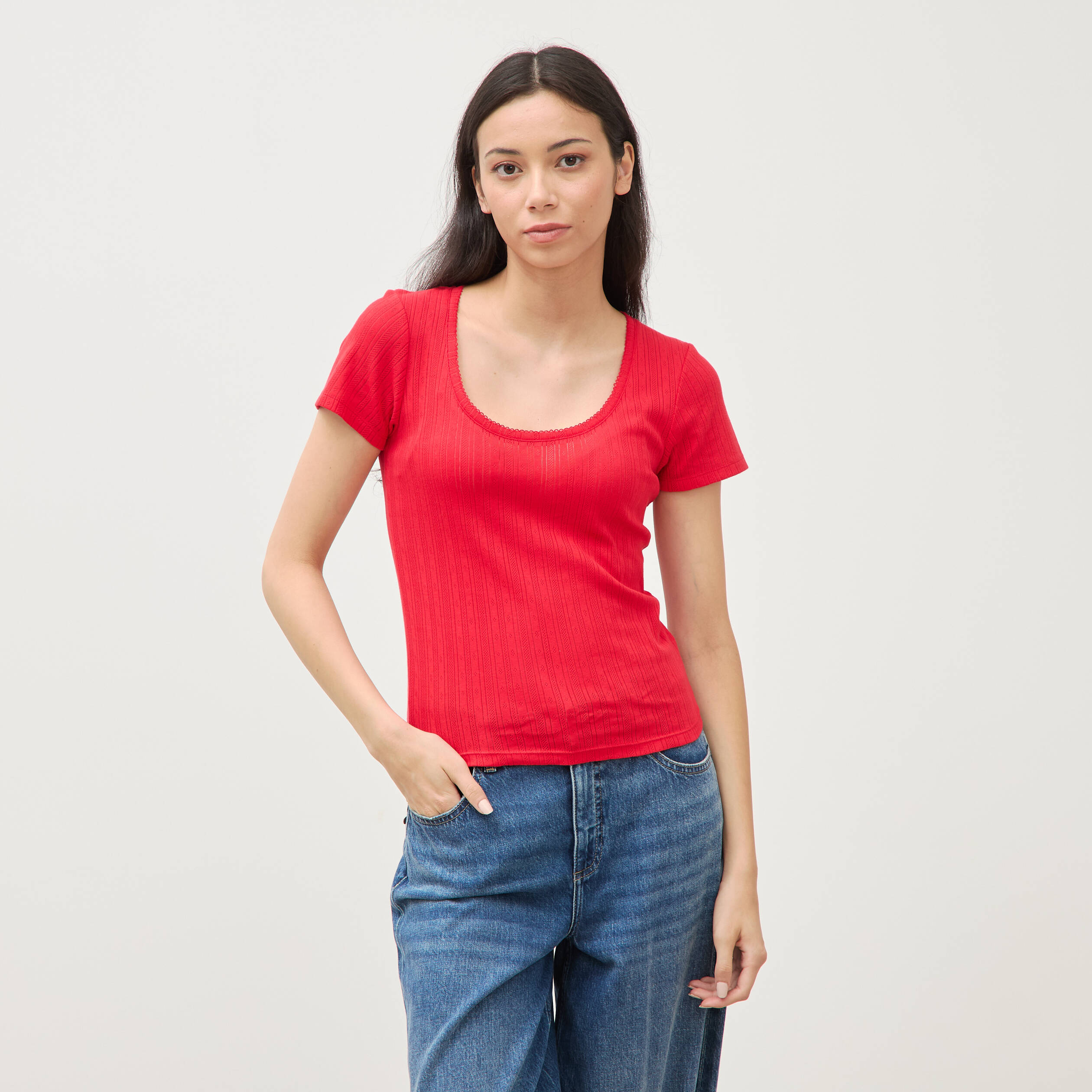 T-shirt ajust&eacute; col rond manches courtes rouge femme