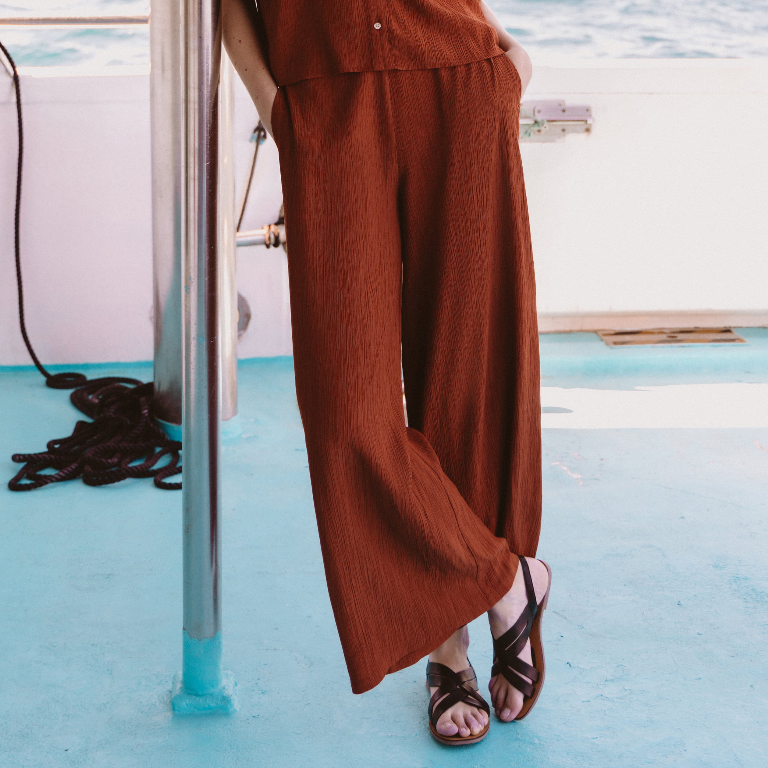 Pantalon large taille haute fluide marron femme
