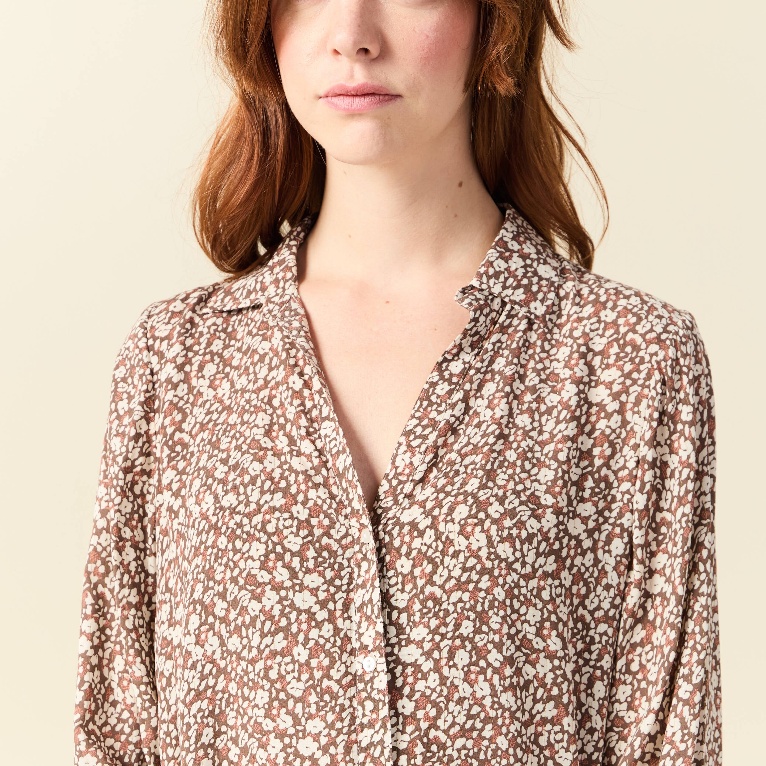 Blouse droite courte manches longues marron femme