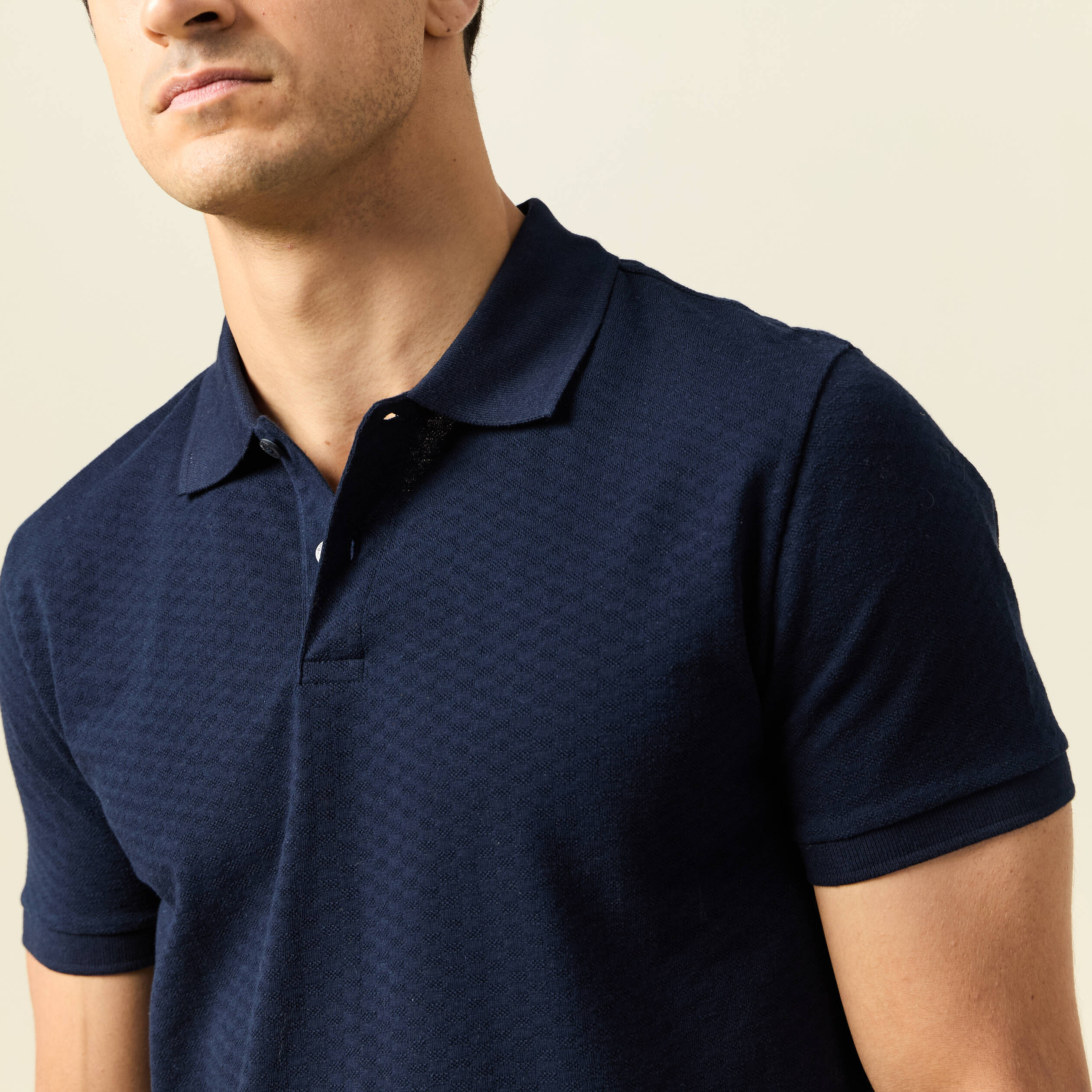 Polo cintr&eacute; en coton manches courtes bleu marine homme