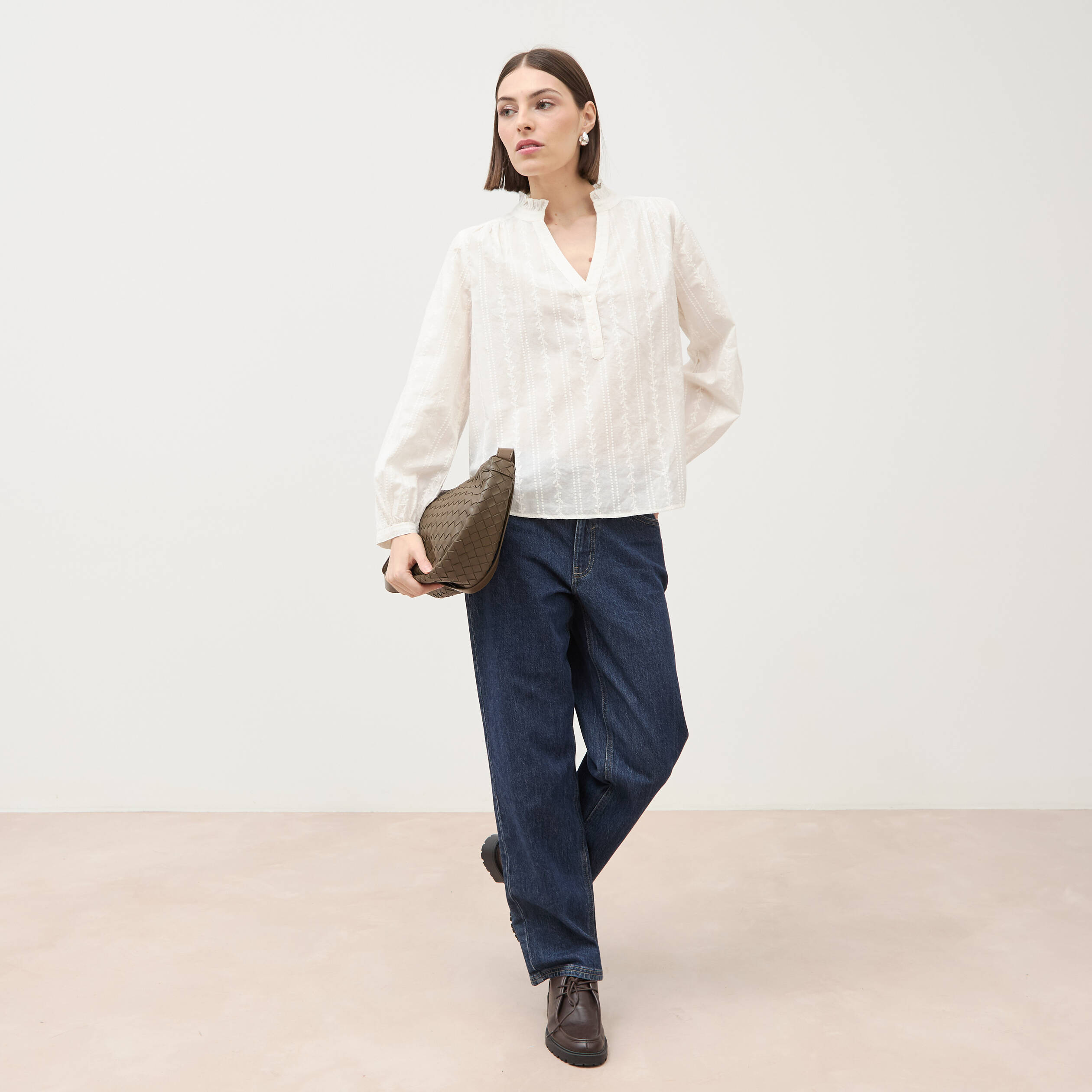 Blouse col mao manches longues en coton ecru femme