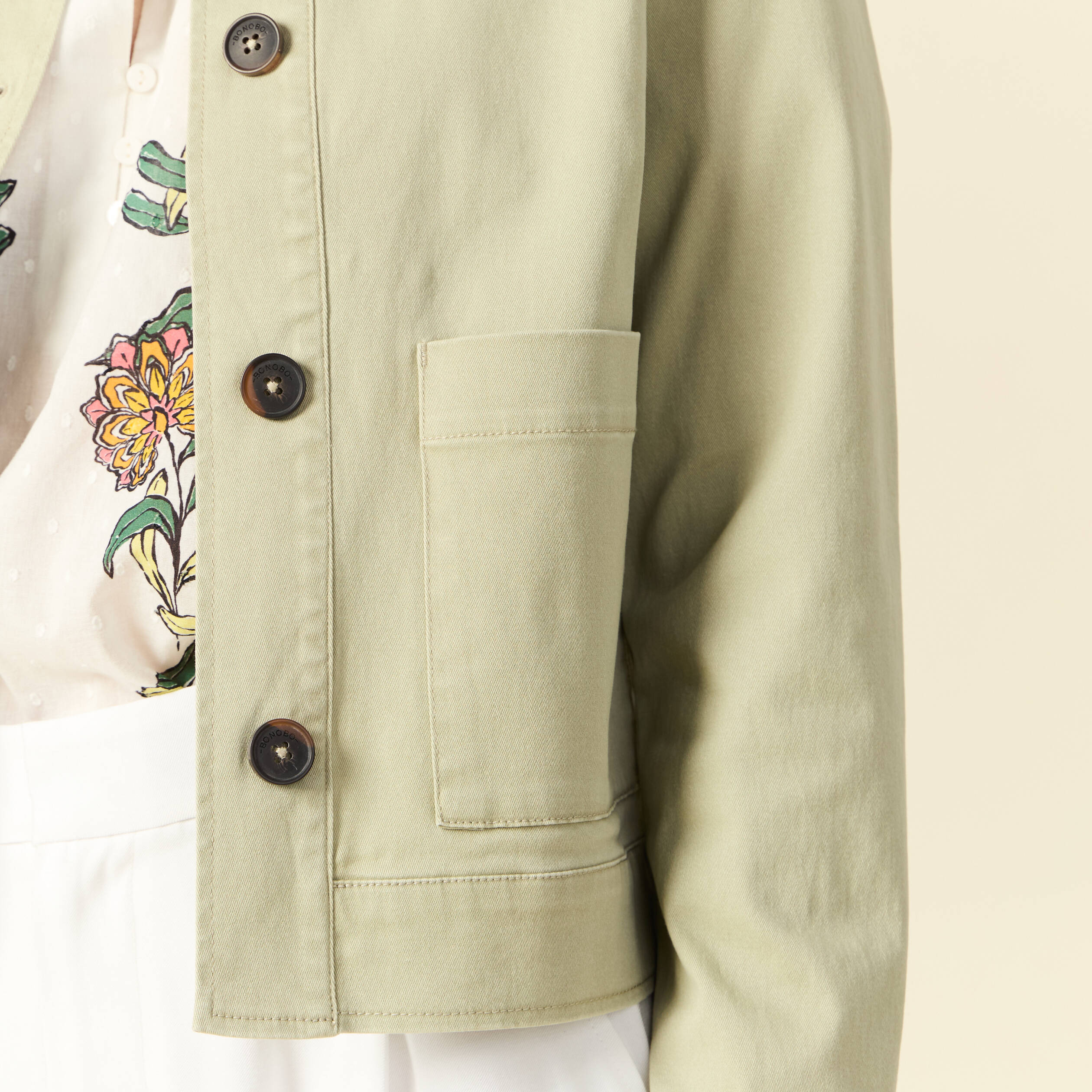 Blouson boutonn&eacute; vert kaki femme