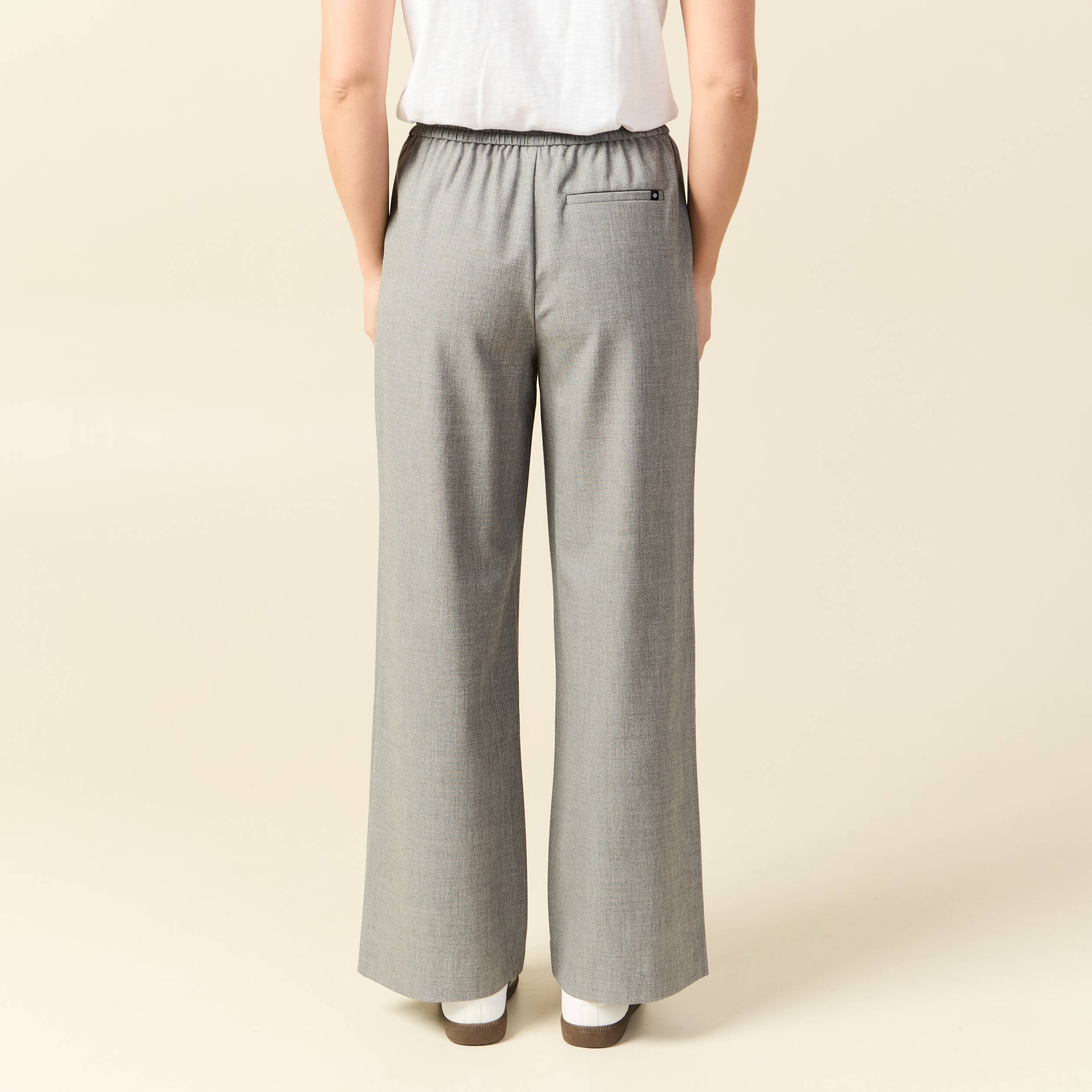 Pantalon taille haute fluide gris clair femme