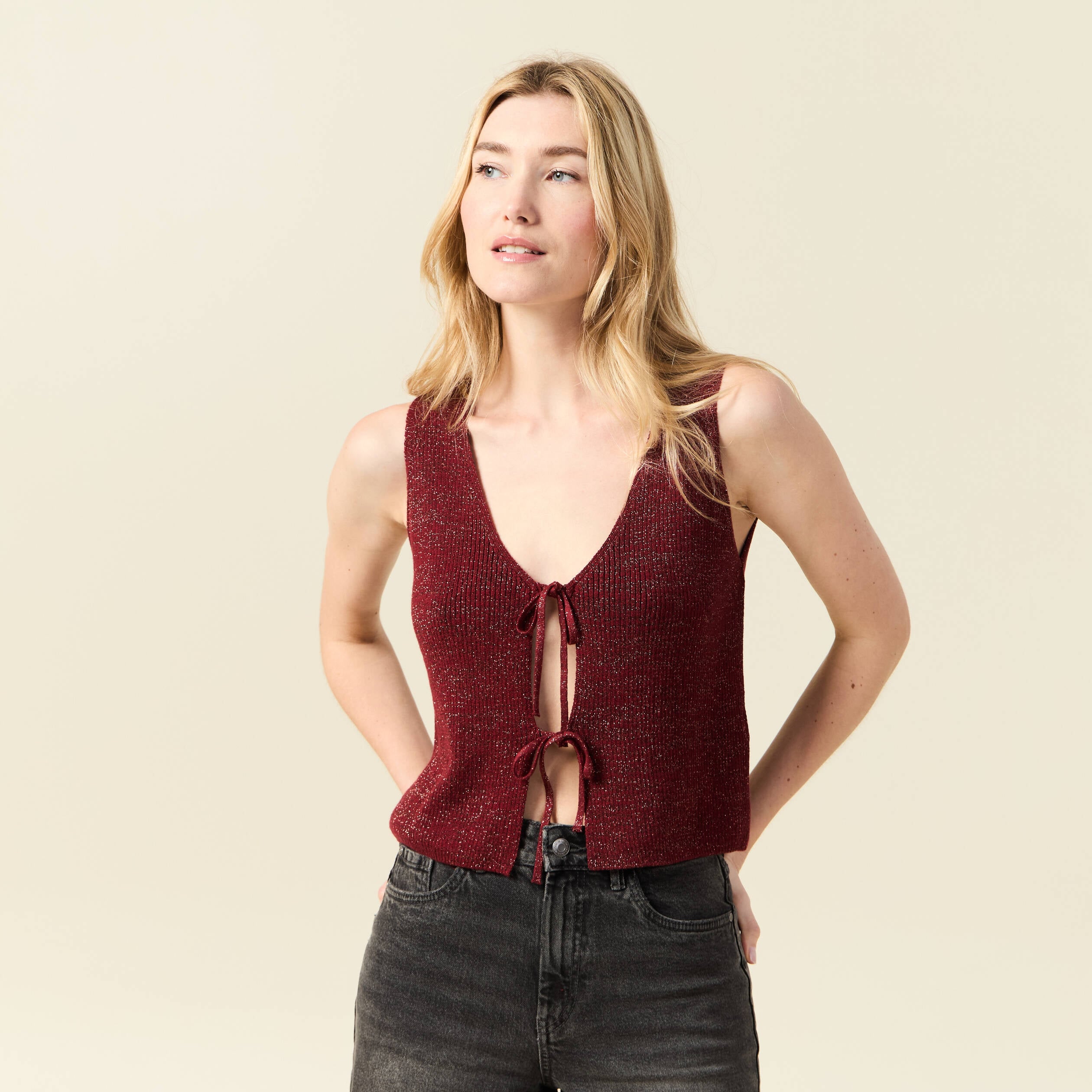 D&eacute;bardeur tricot nou&eacute; rose framboise femme