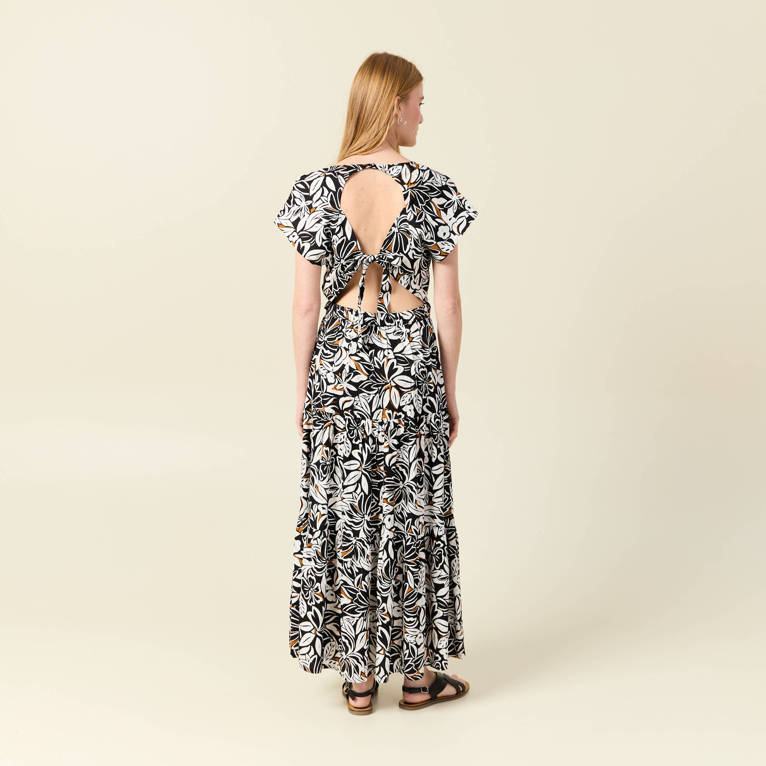 robe longue evasee dos ouvert noir femme Robe longue évasée dos ouvert noir femme