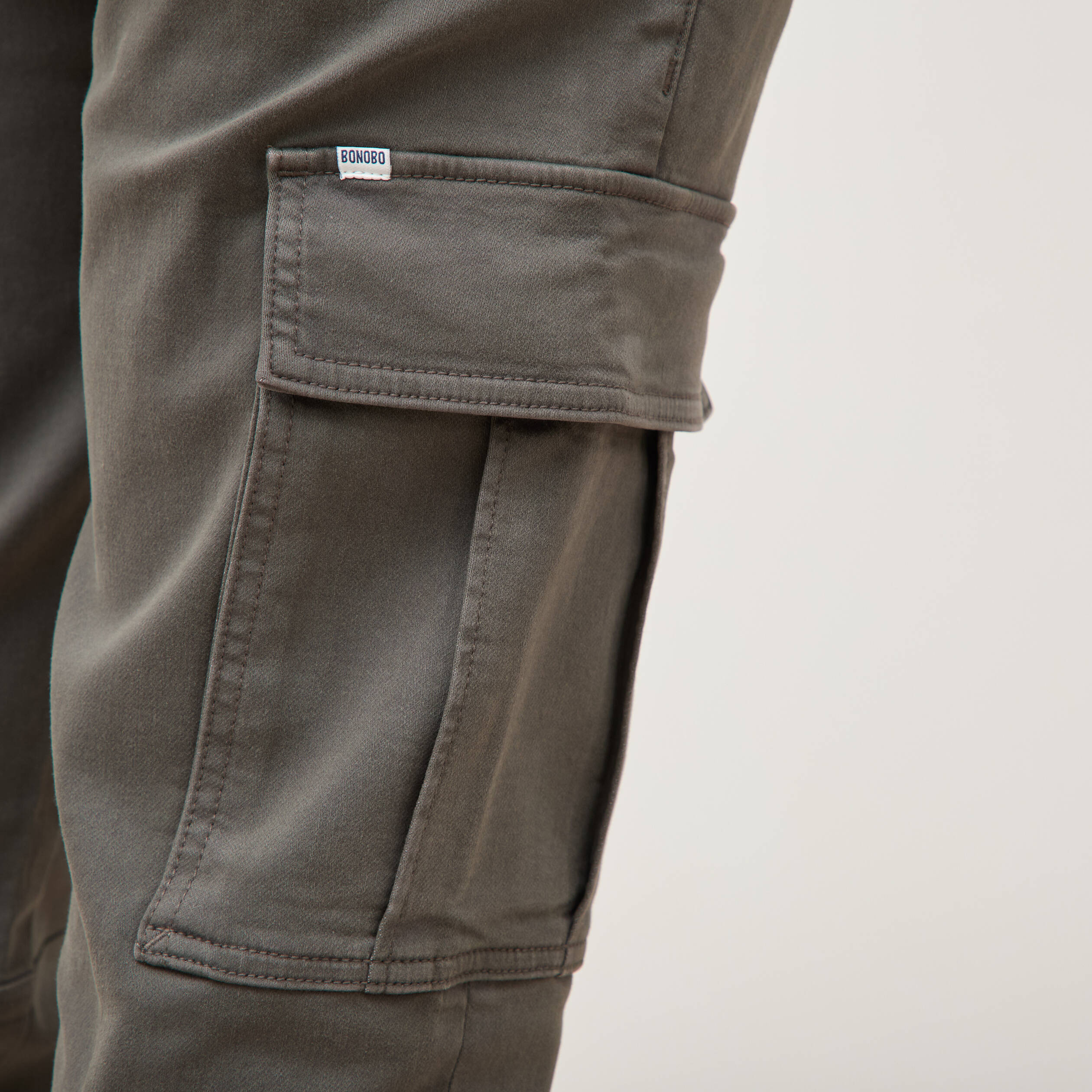 Pantalon battle bas resserr&eacute; vert fonc&eacute; homme