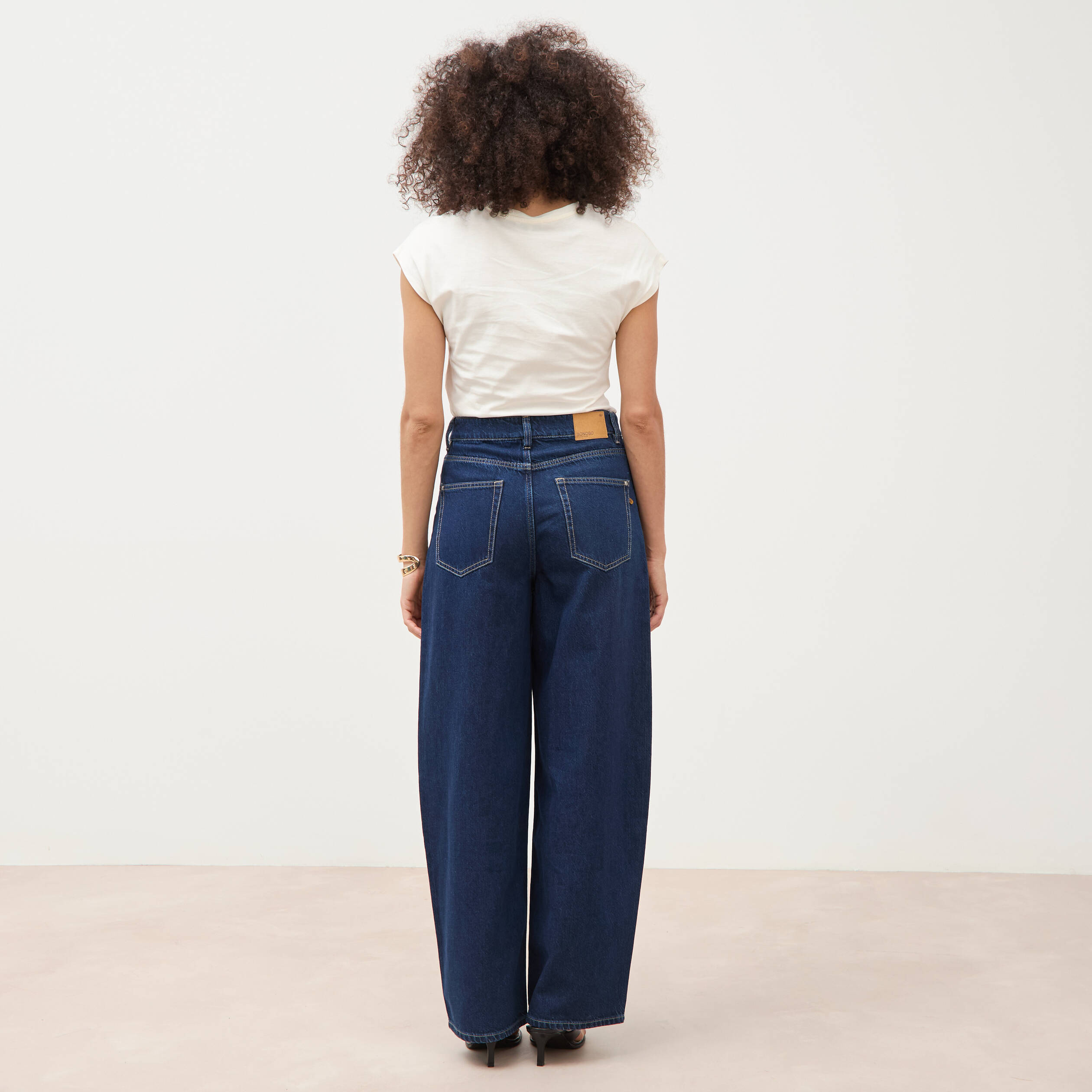 Jeans loose en coton denim brut clean femme