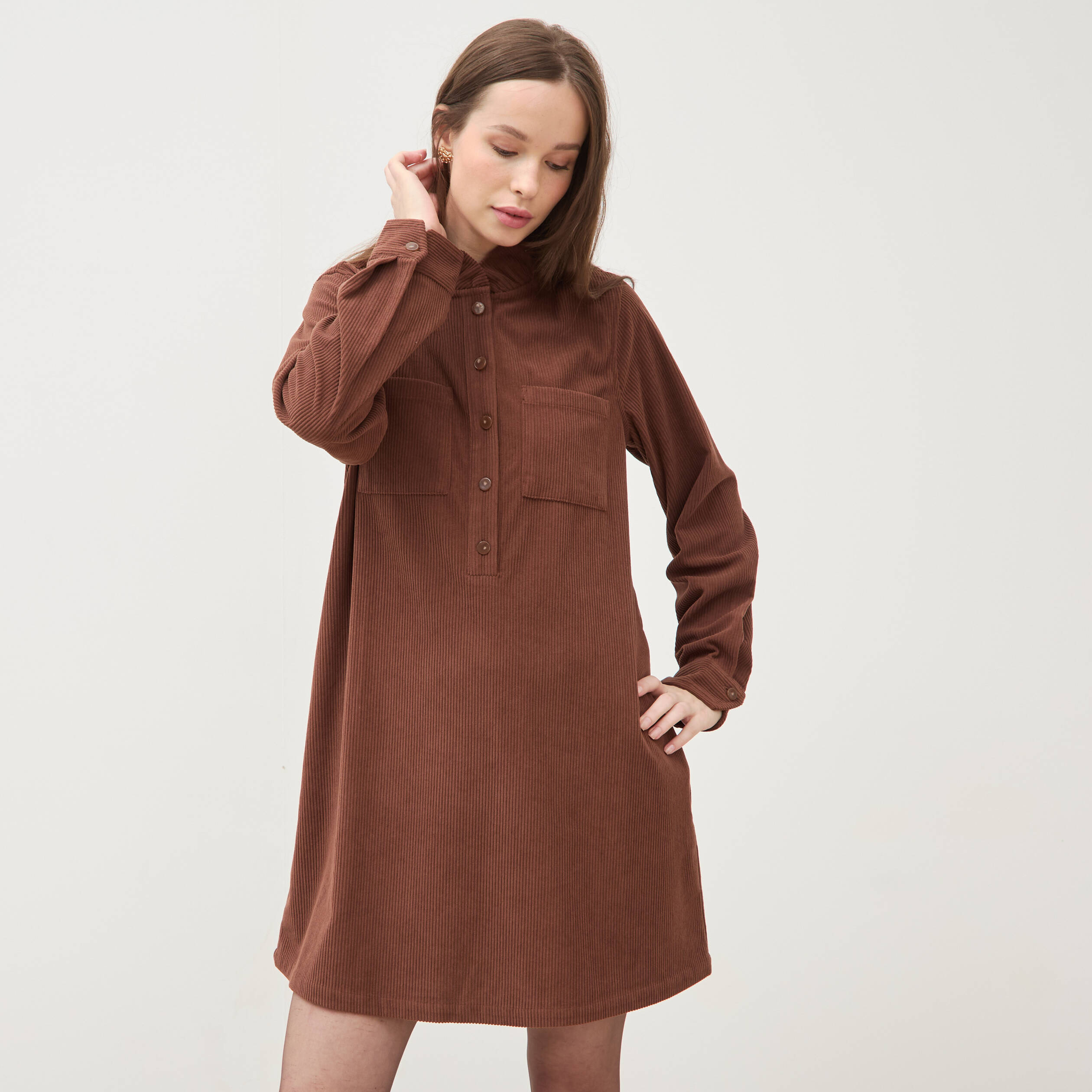 Robe velours manches longues col montant marron fonc&eacute; femme