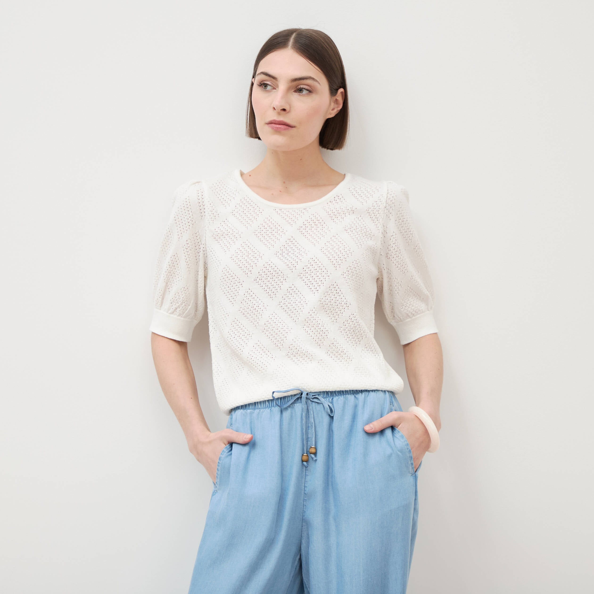 Pull ajour&eacute; droit court manches courtes ecru femme