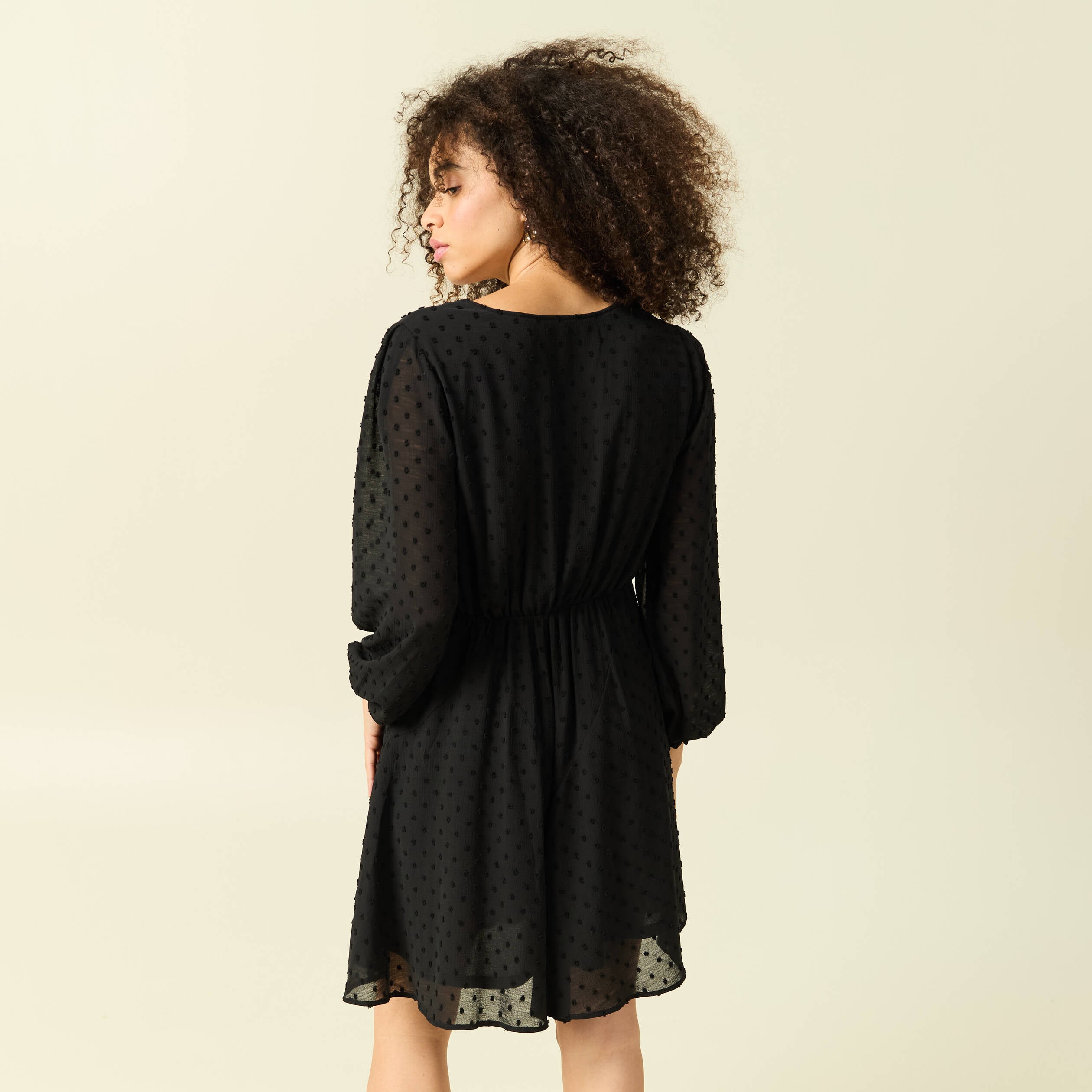Robe fluide col v manches longues noir femme