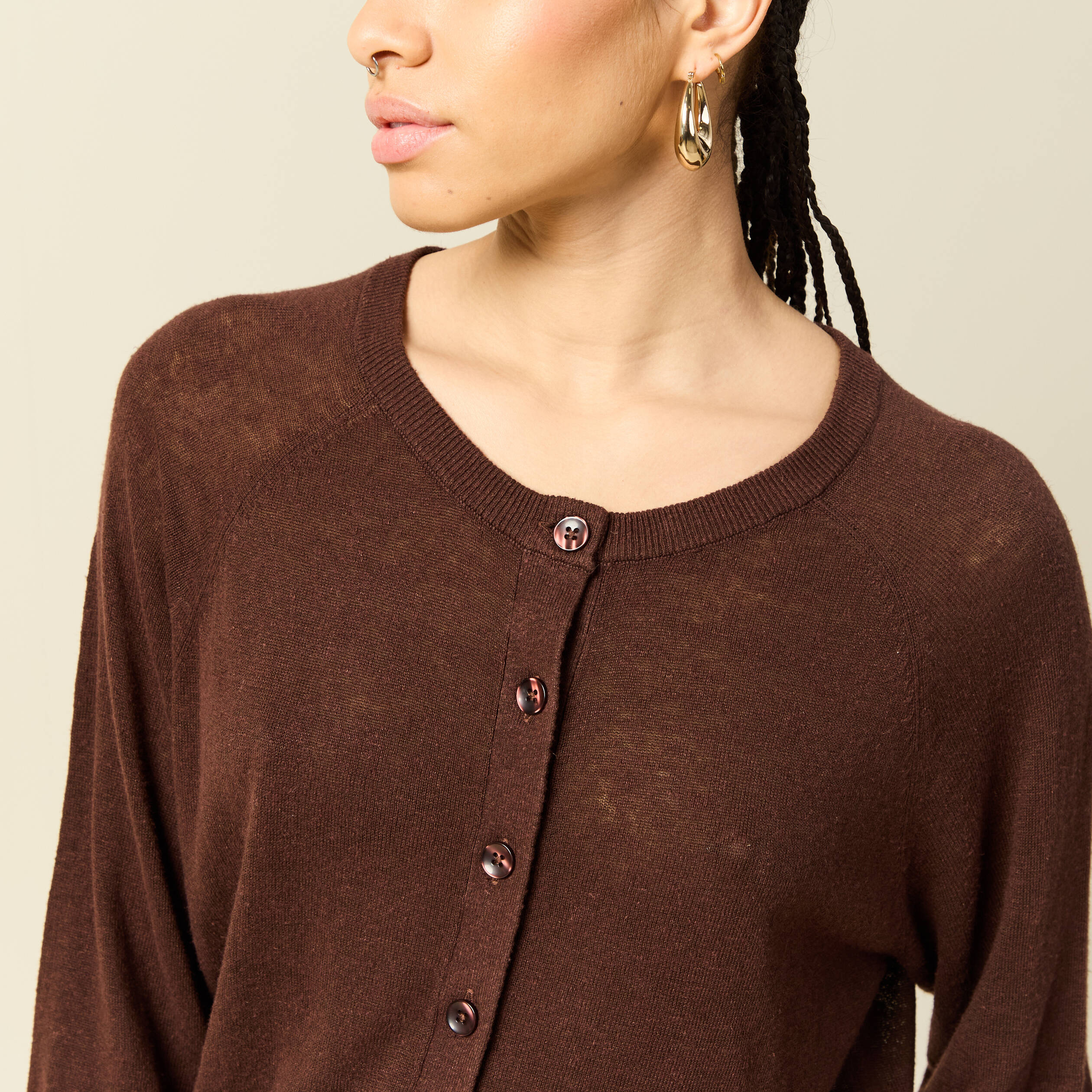 Gilet droit court manches longues marron fonc&eacute; femme