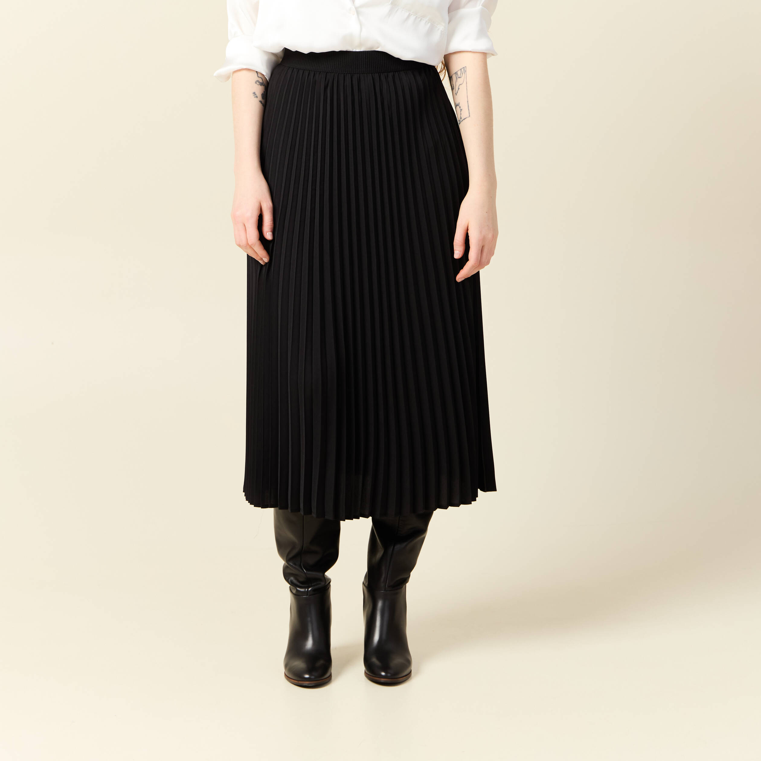 jupe longue evasee plissee noir femme Jupe longue évasée plissée noir femme