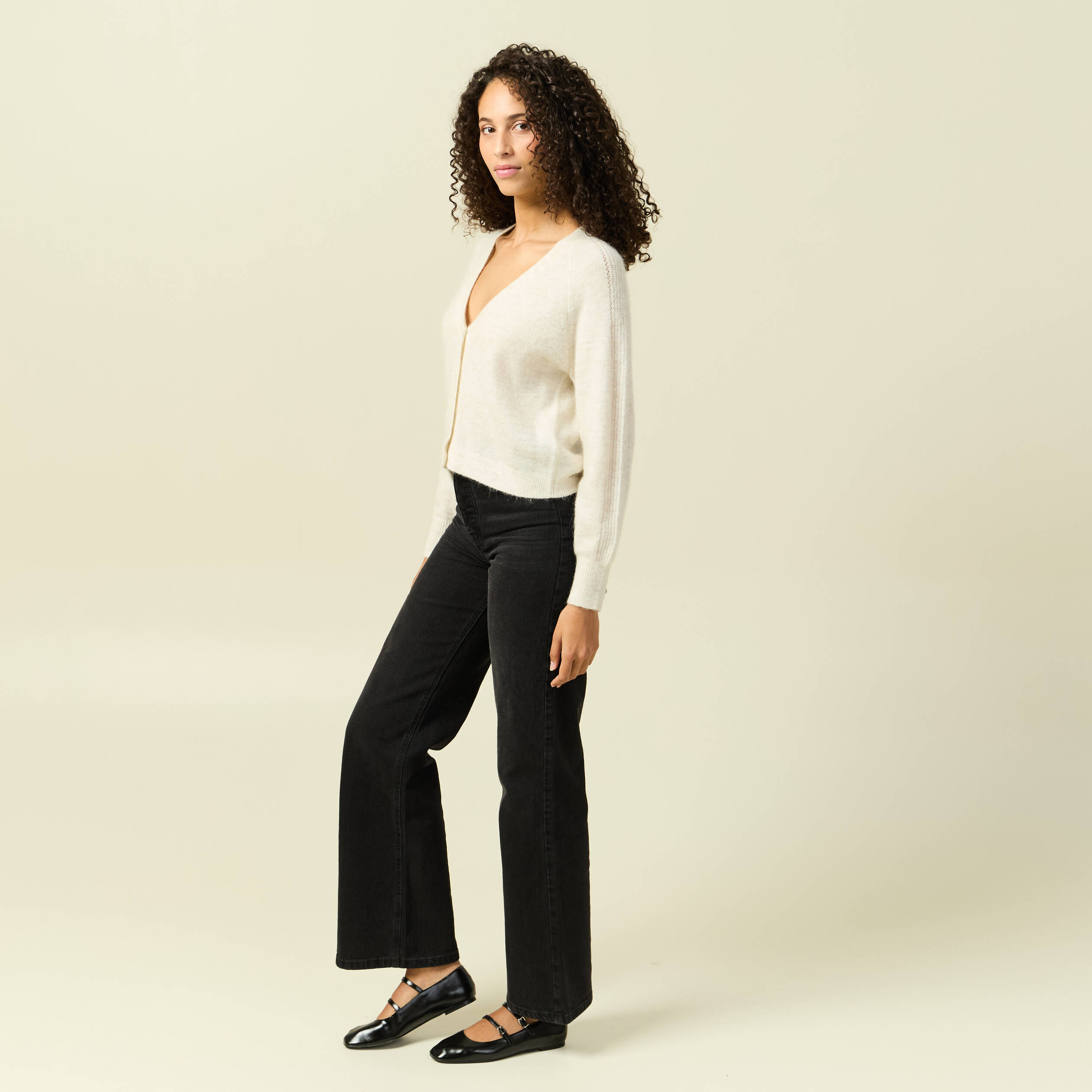 Gilet ajour&eacute; col V manches longues creme femme