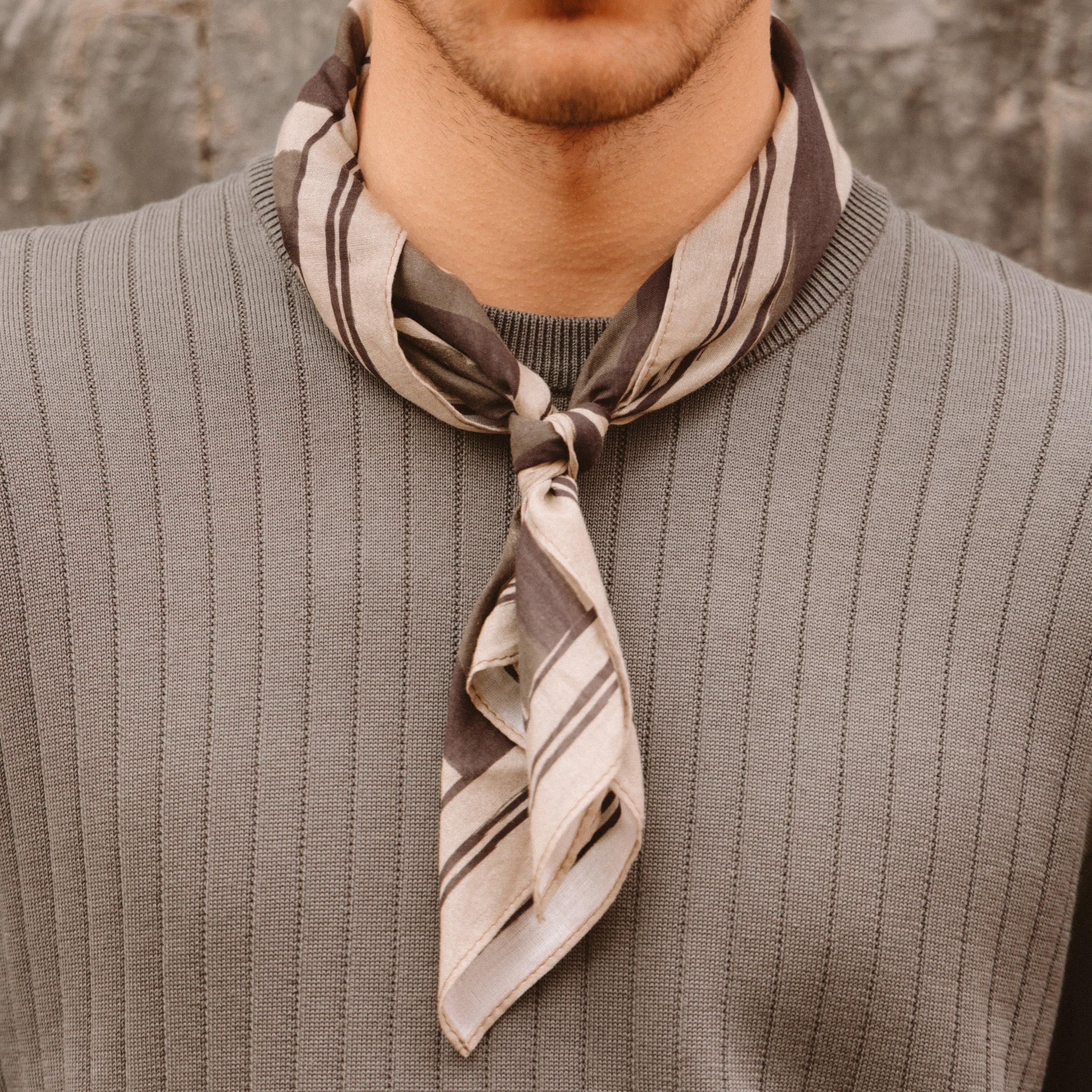 Foulard en coton beige fonce homme