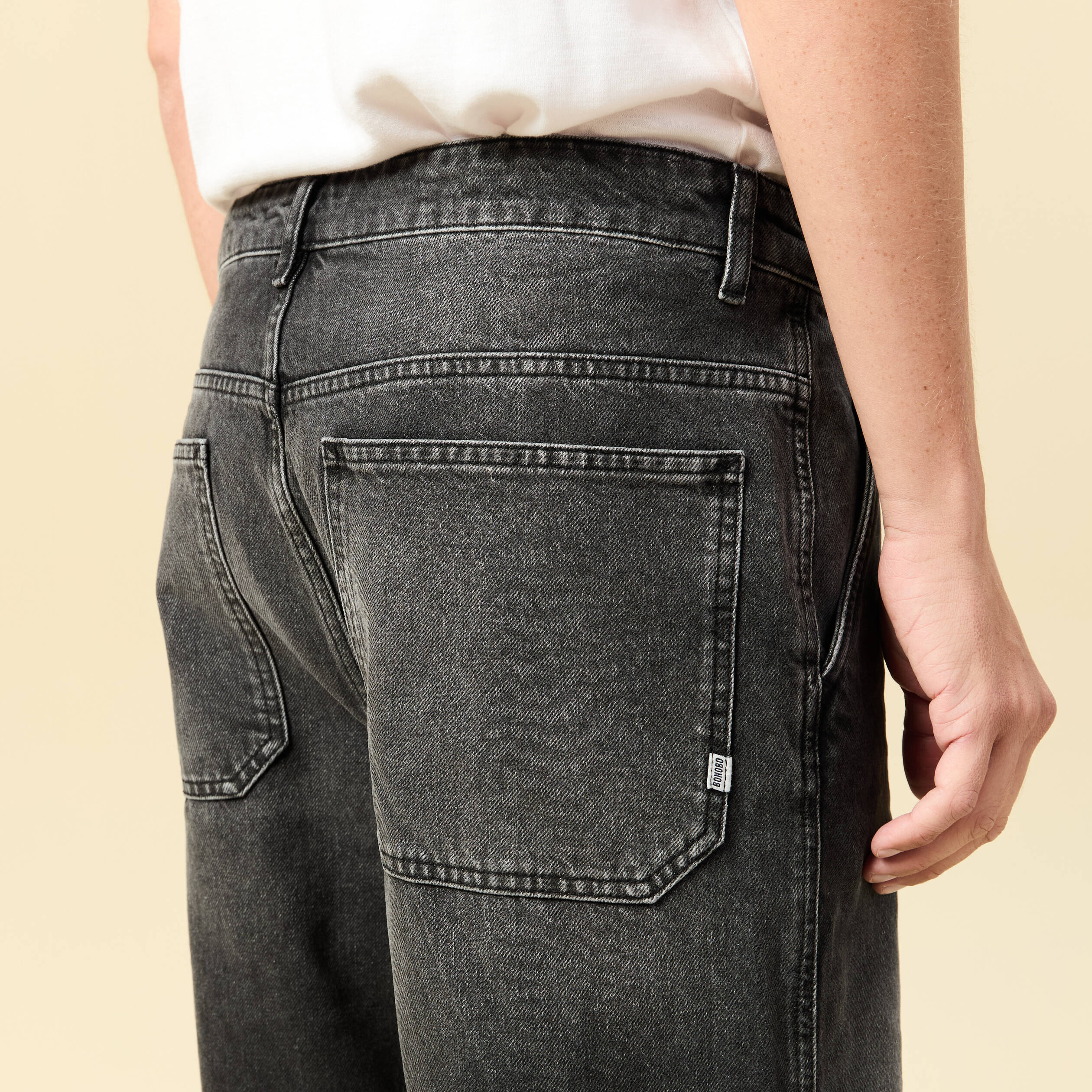 Jeans loose longueur 32 en coton denim noir homme