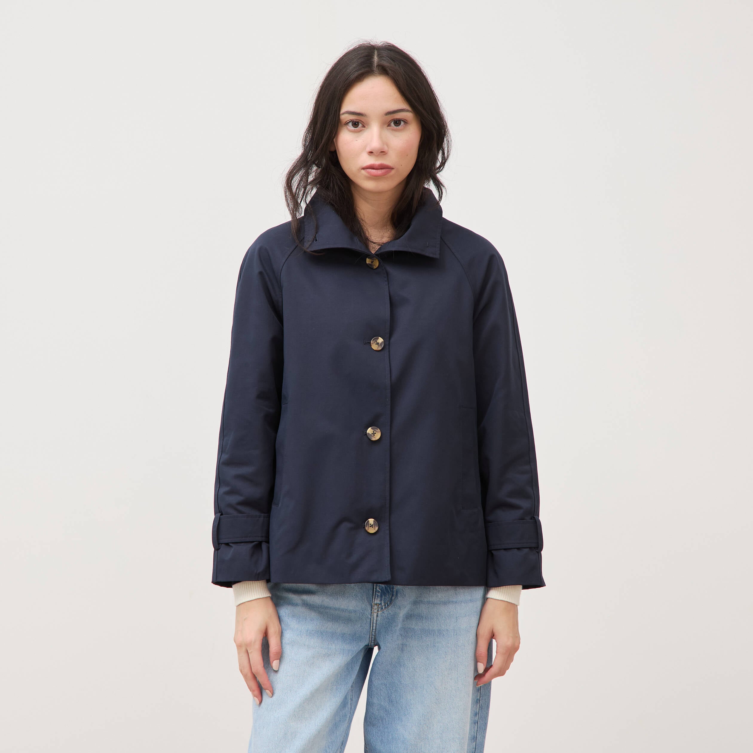 Trench droit court col montant bleu fonc&eacute; femme