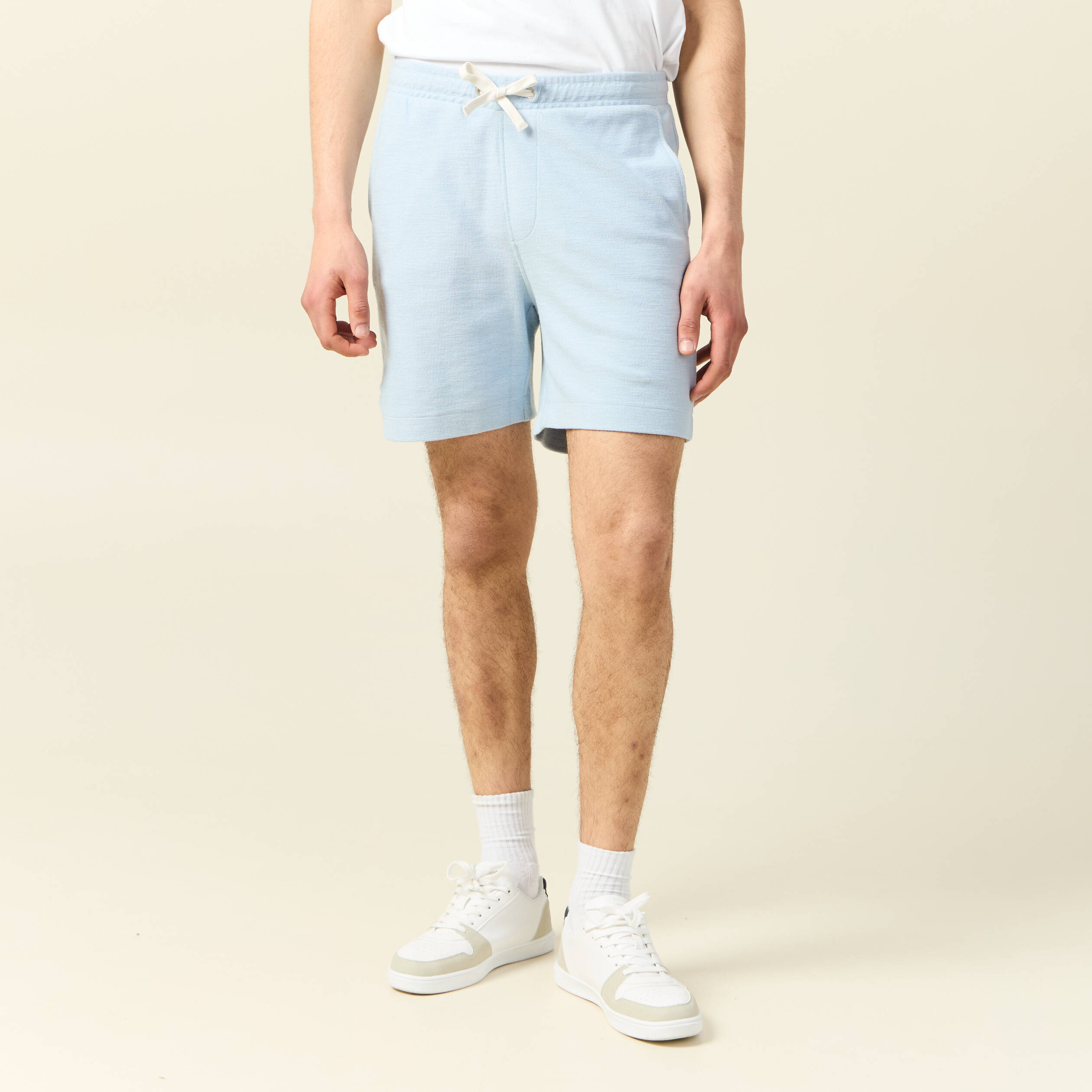 Short droit avec cordon bleu ciel homme