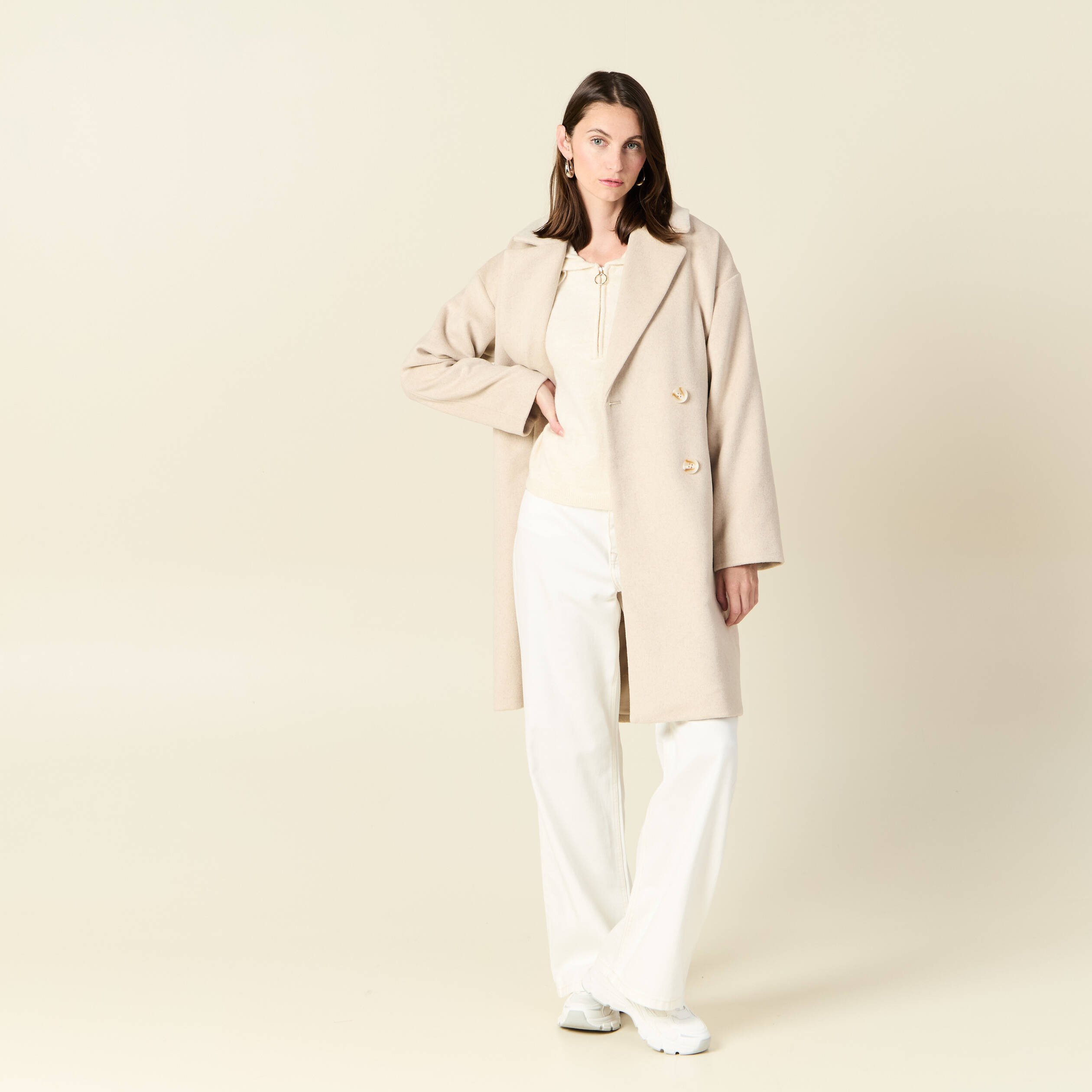 Pull &agrave; capuche zipp&eacute; creme femme