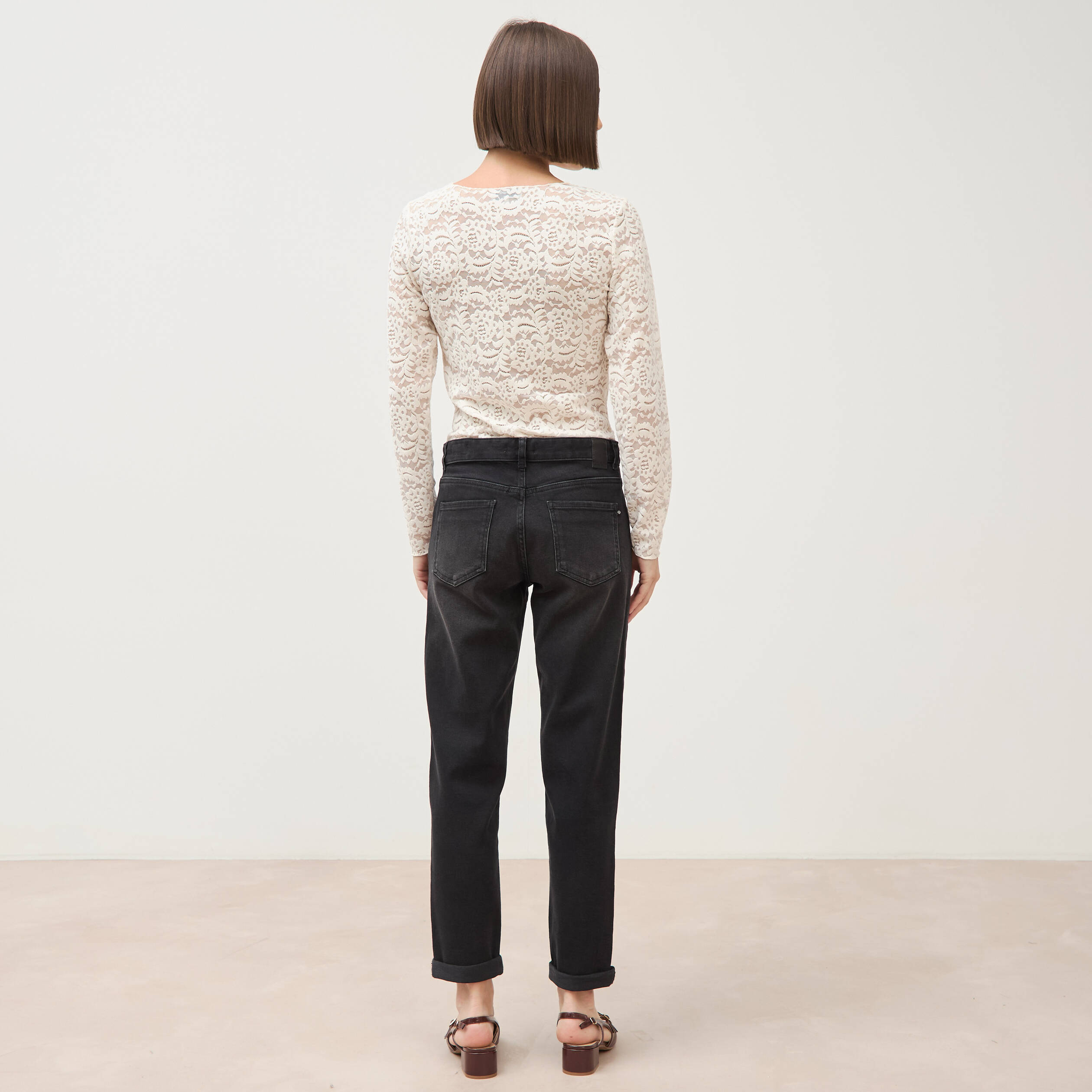 Jeans droit 7/8&egrave;me taille standard denim noir femme