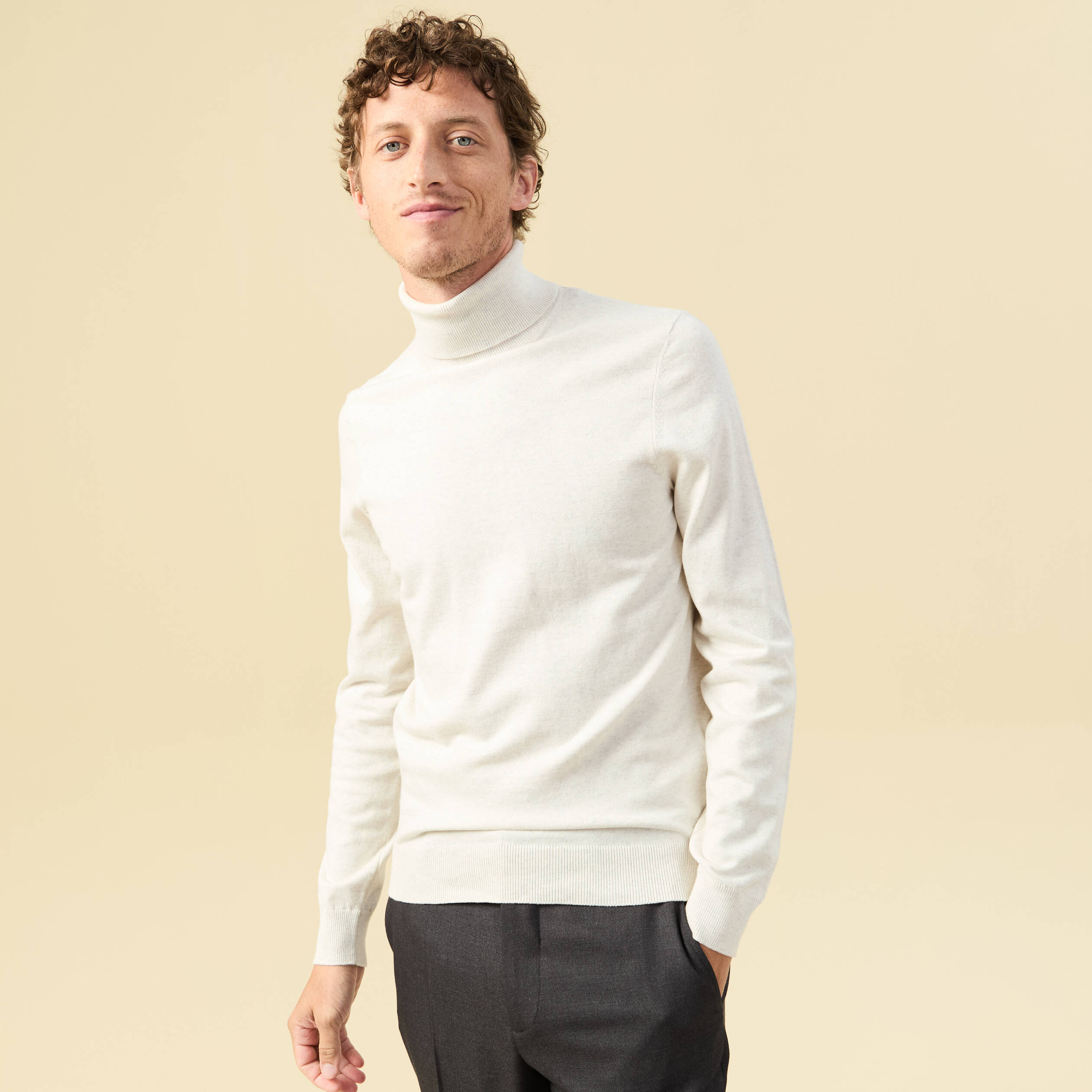 Pull droit court manches longues ecru homme
