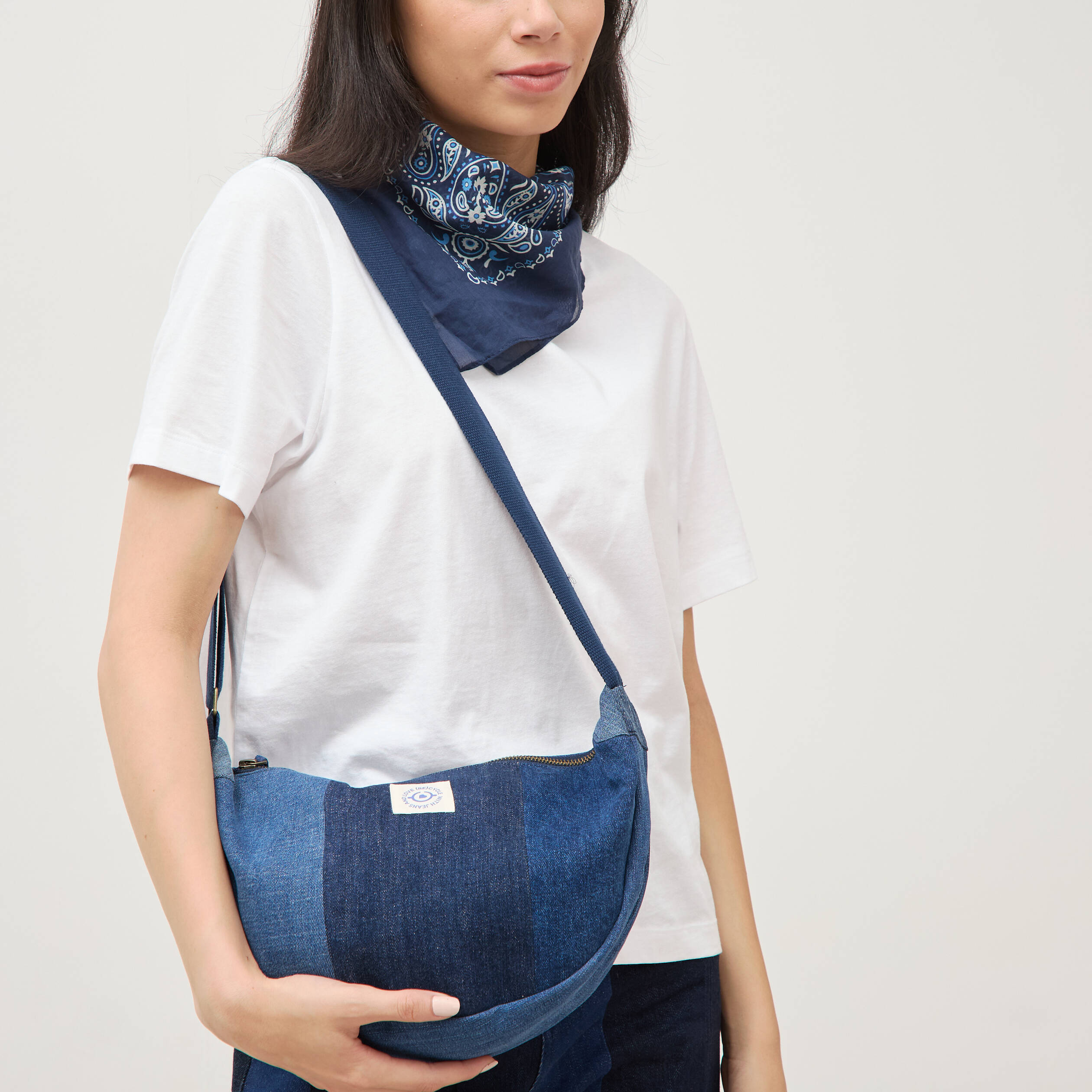 Sac bandouli&egrave;re en coton effet jeans denim brut femme