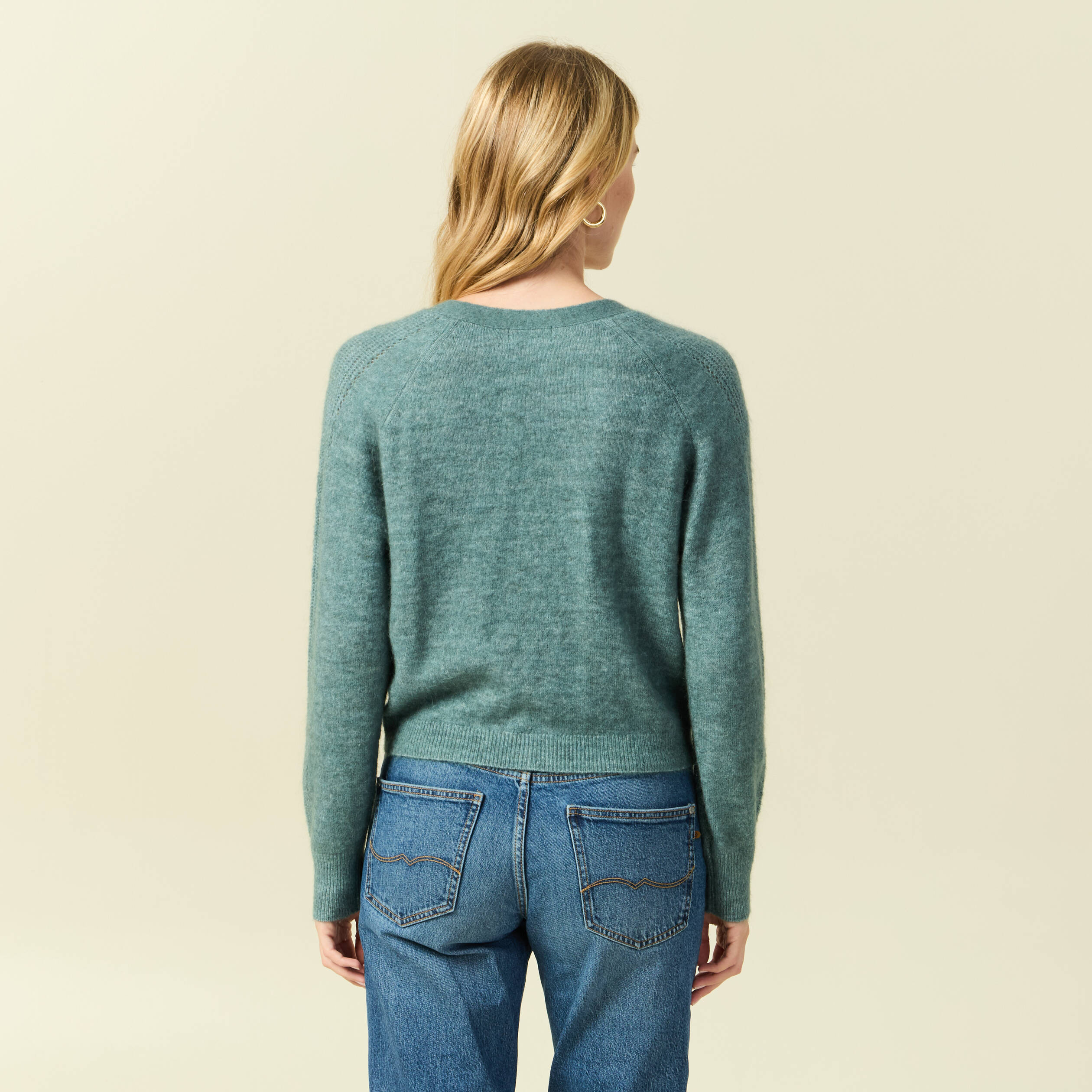 Gilet ajour&eacute; col V manches longues vert femme