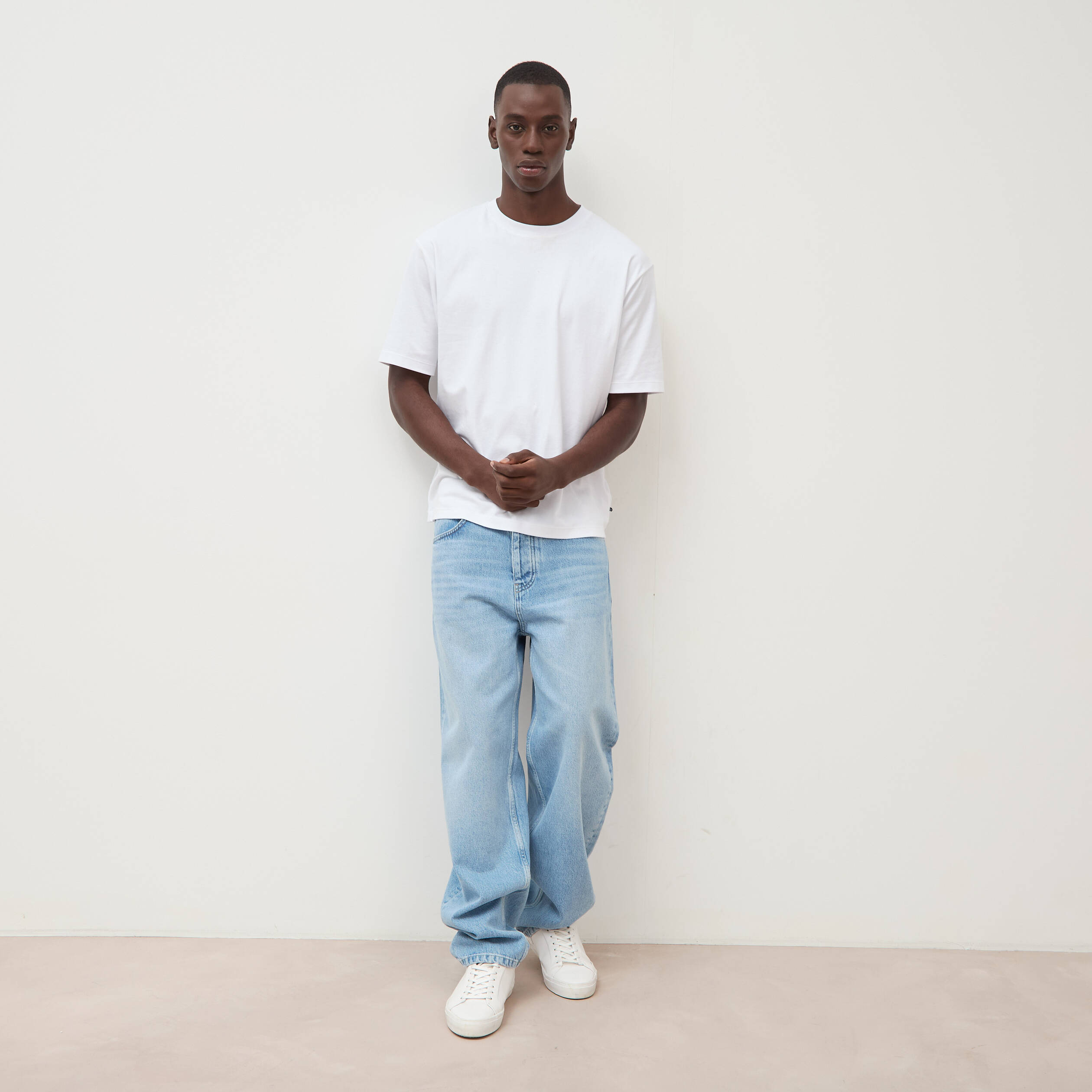 Jeans large longueur 32 en coton denim bleach homme
