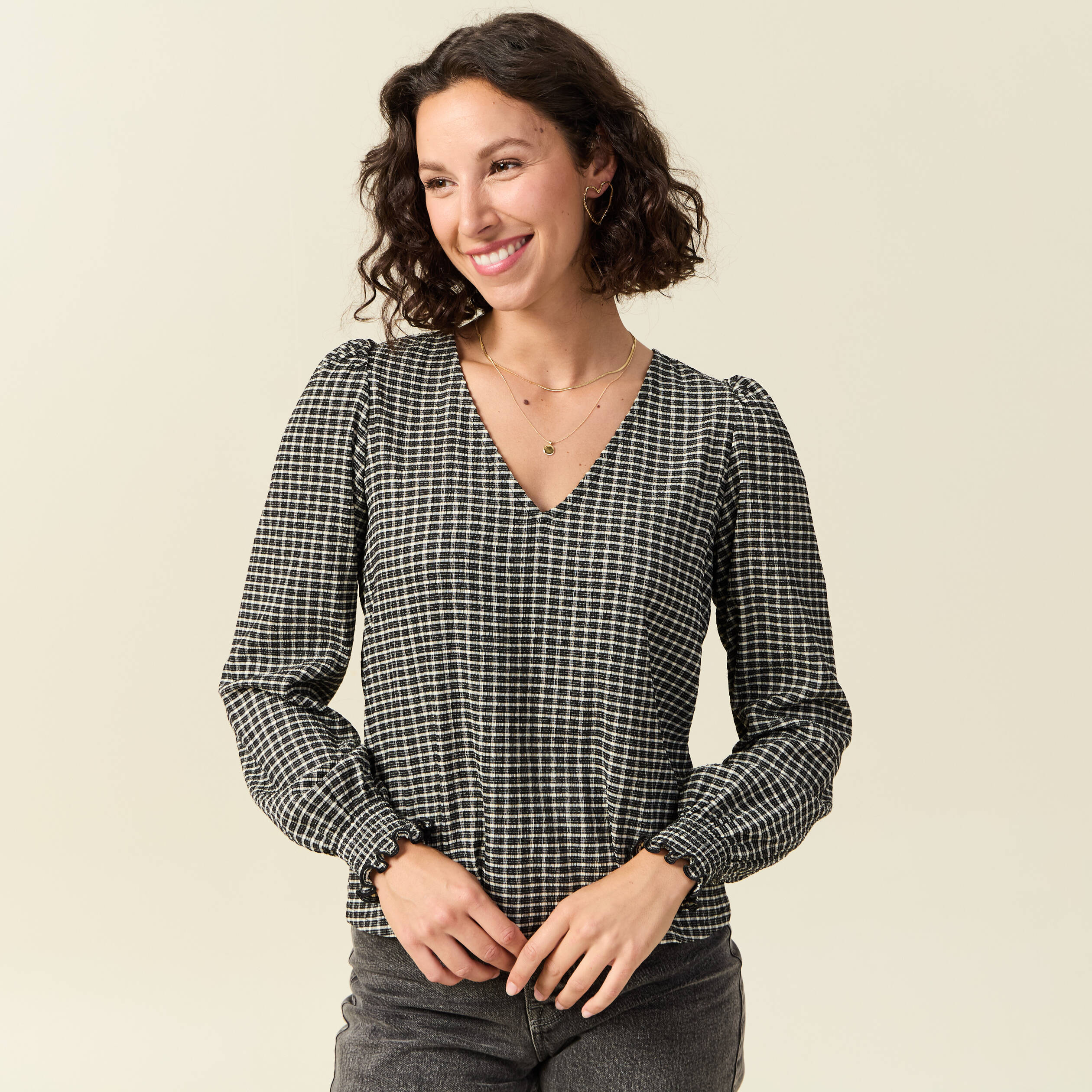 T-shirt col V manches longues noir femme