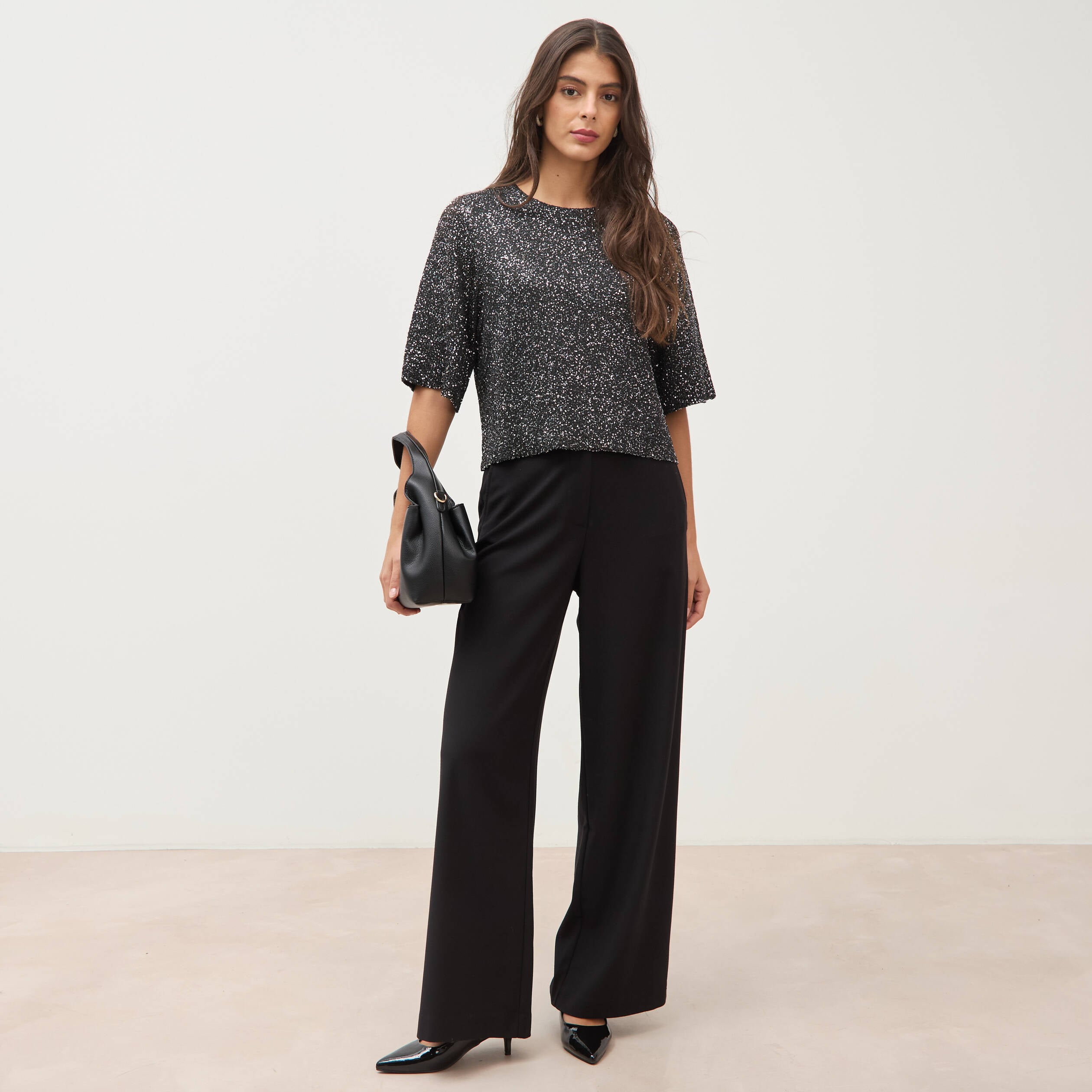 Pull manches courtes col rond brillant noir femme