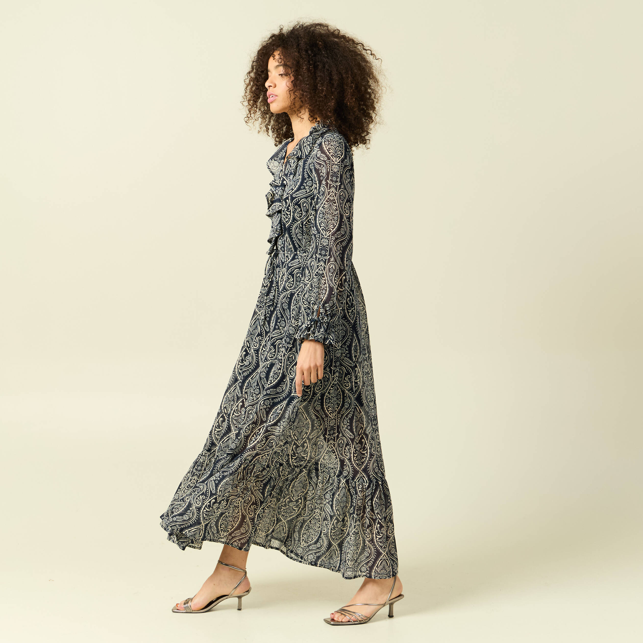 Robe longue &eacute;vas&eacute;e col v manches longues bleu marine femme