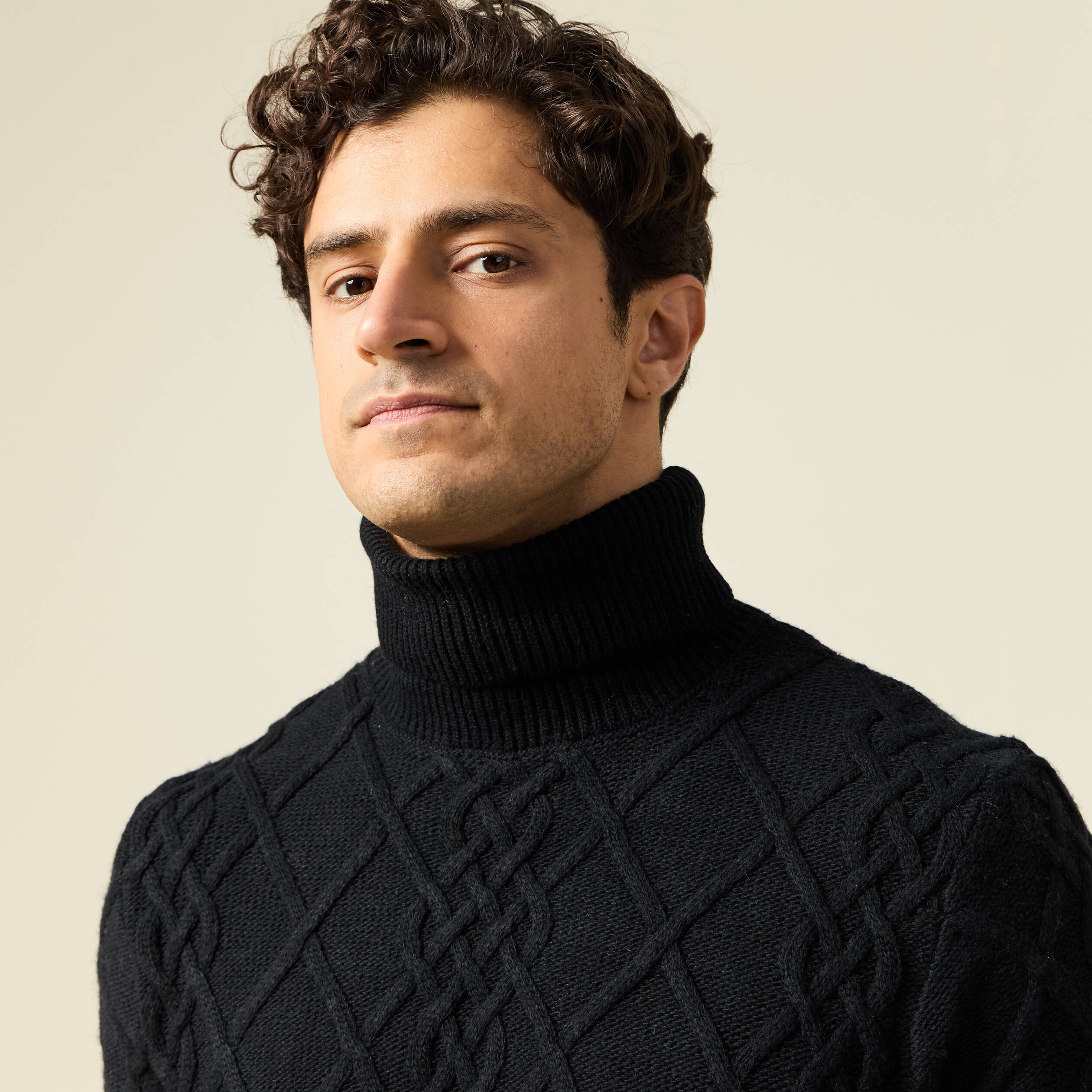 Tricot col montant noir homme