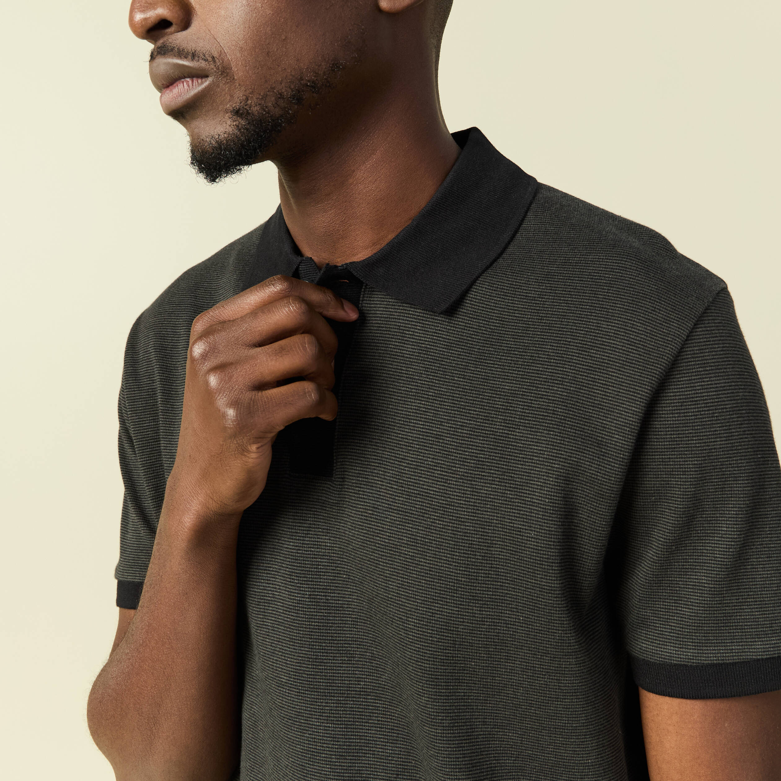 Polo col polo manches courtes en coton noir homme