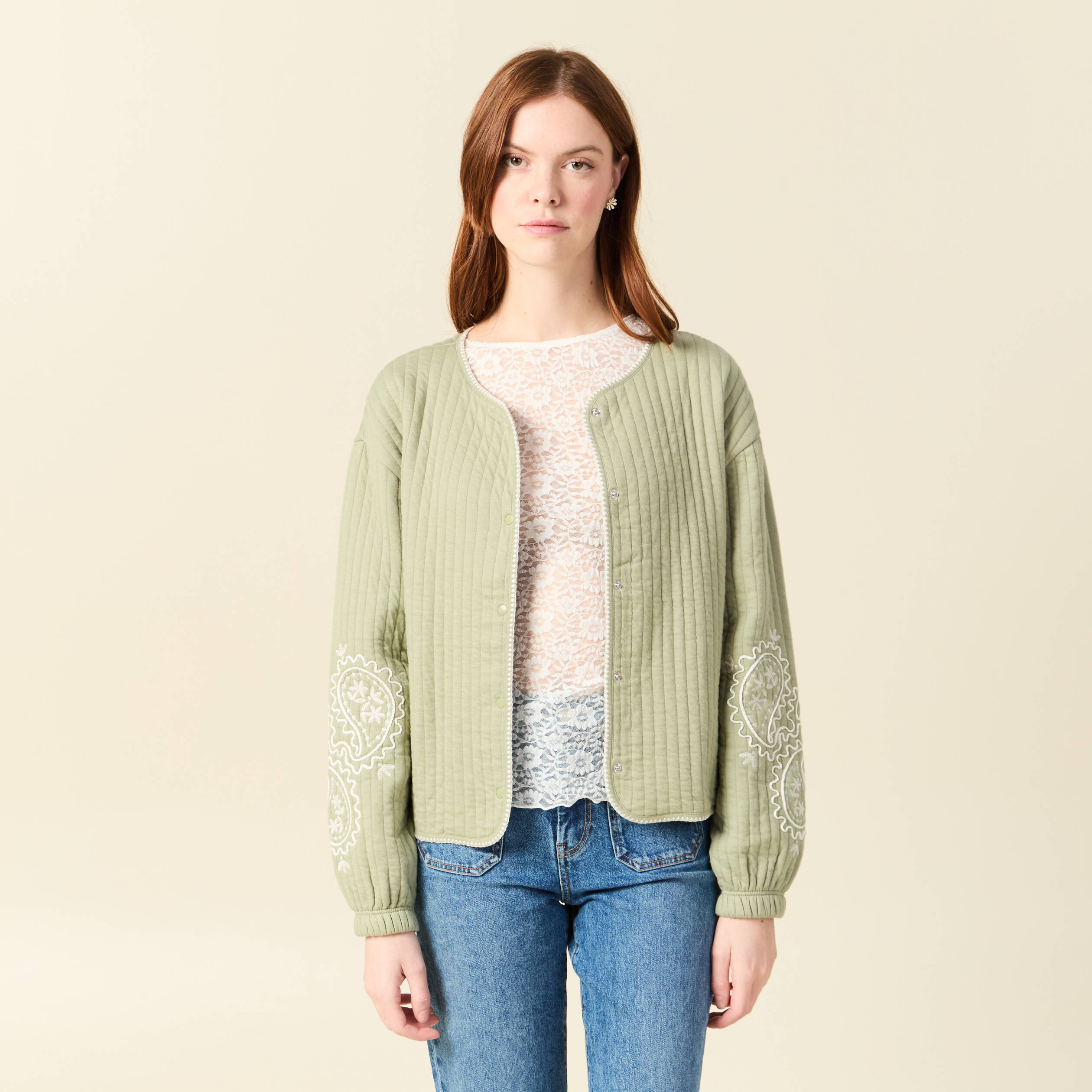 Cardigan droit court col rond brod&eacute; vert kaki femme