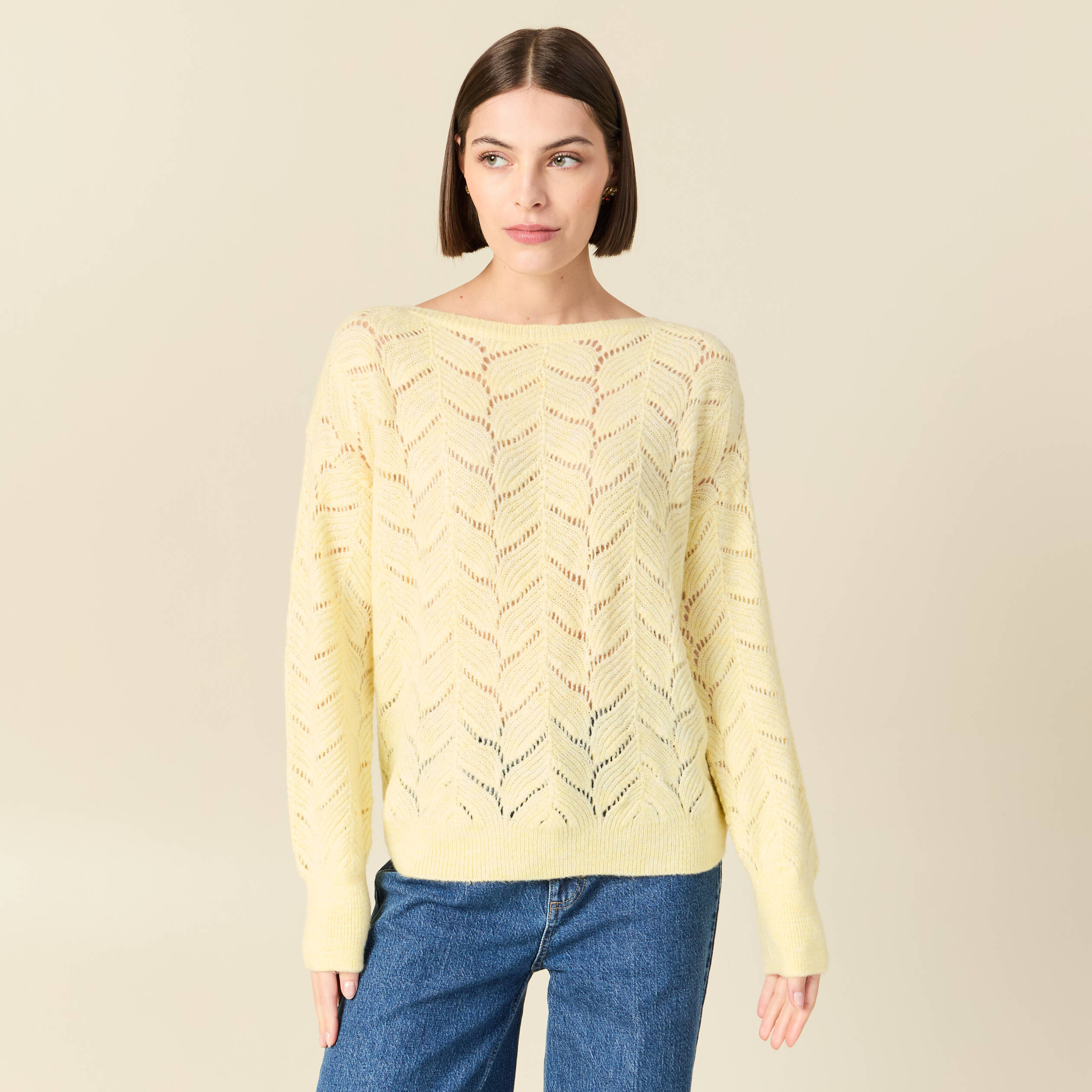 Pull ajour&eacute; col bateau manches longues jaune clair femme
