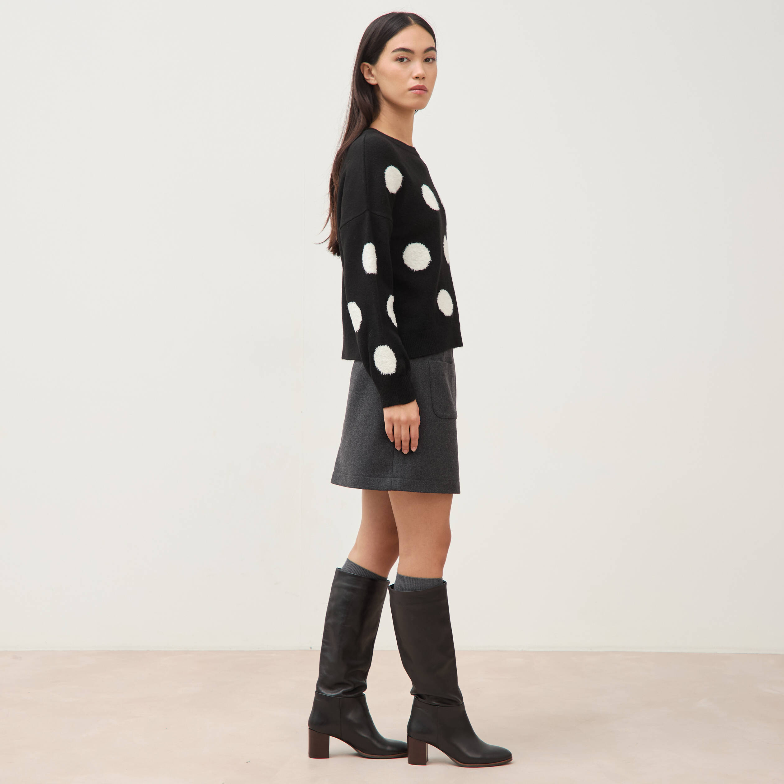 Pull manches longues col rond noir femme