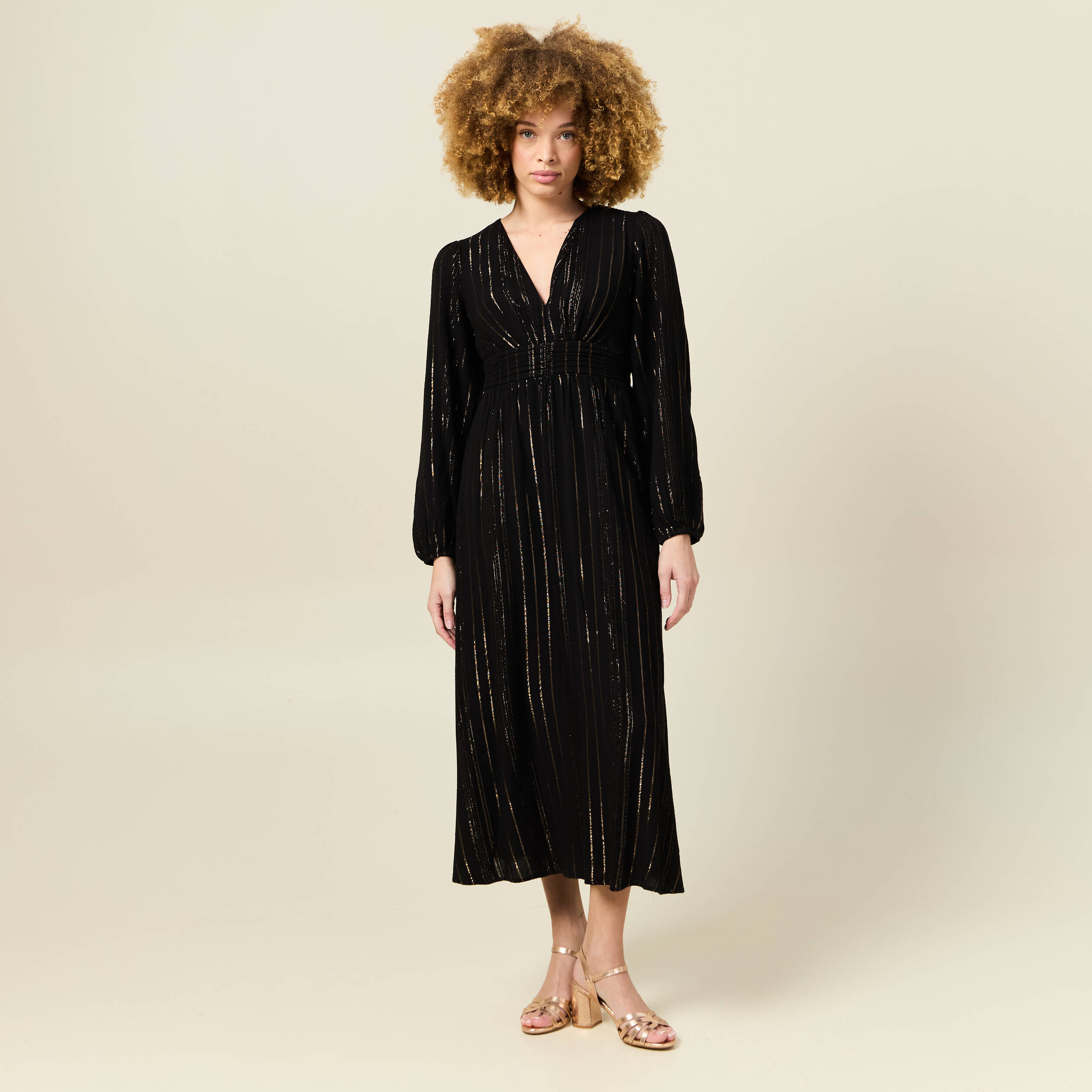 robe longue evasee fluide noir femme Robe longue évasée fluide noir femme
