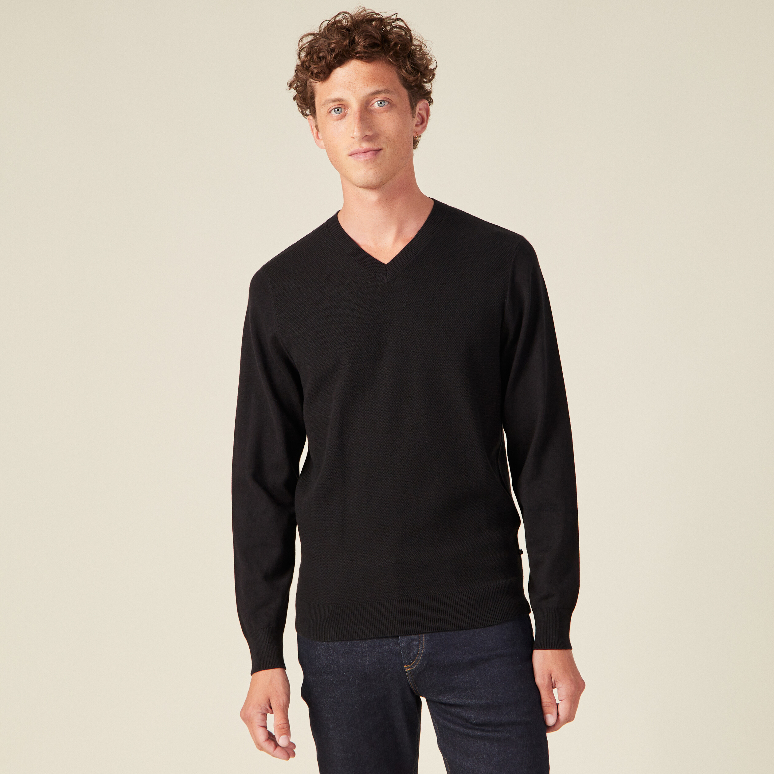 Pull col en V éco-responsable noir homme