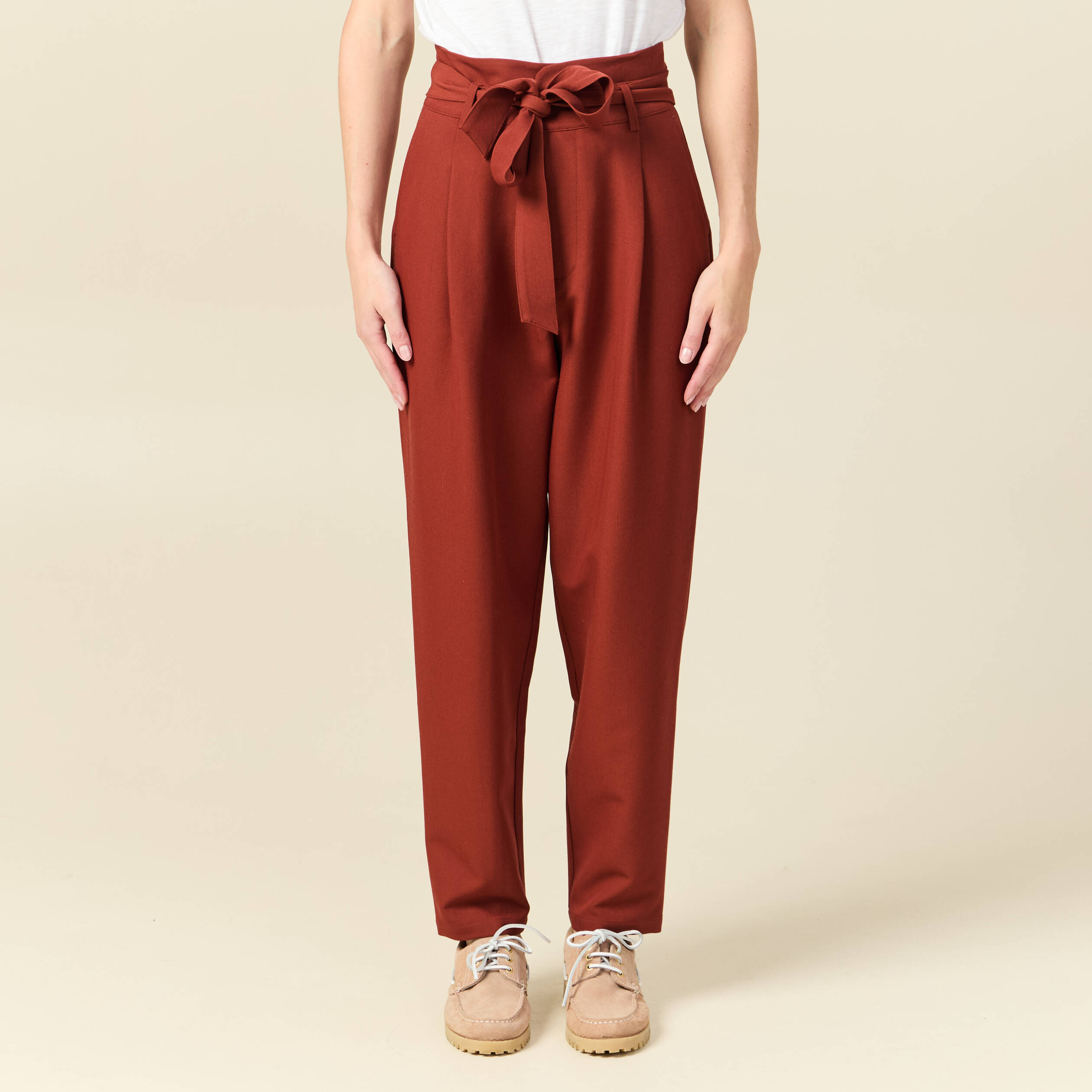 Pantalon carotte taille haute marron cognac femme