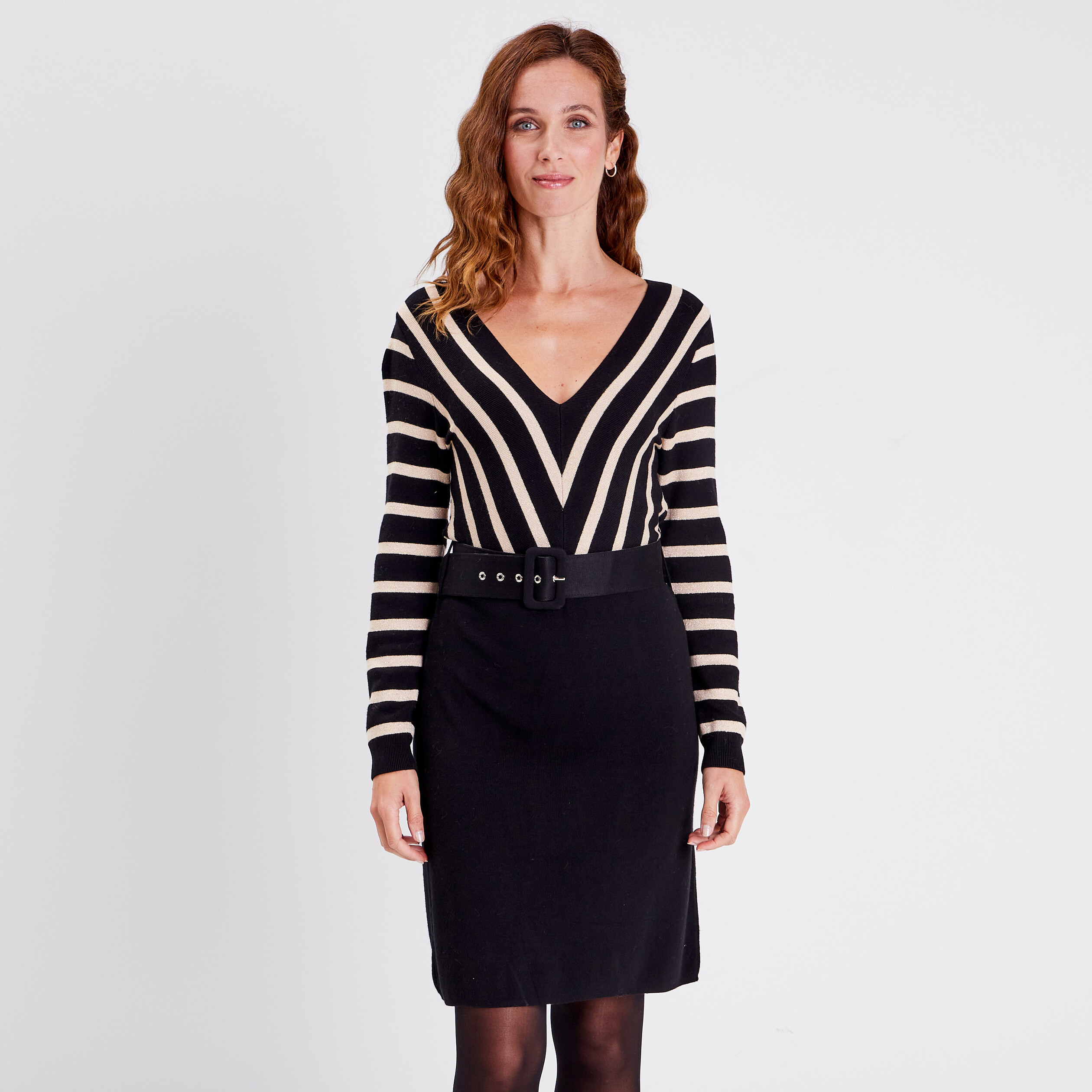 Robe pull droite ceinturée couleur or femme