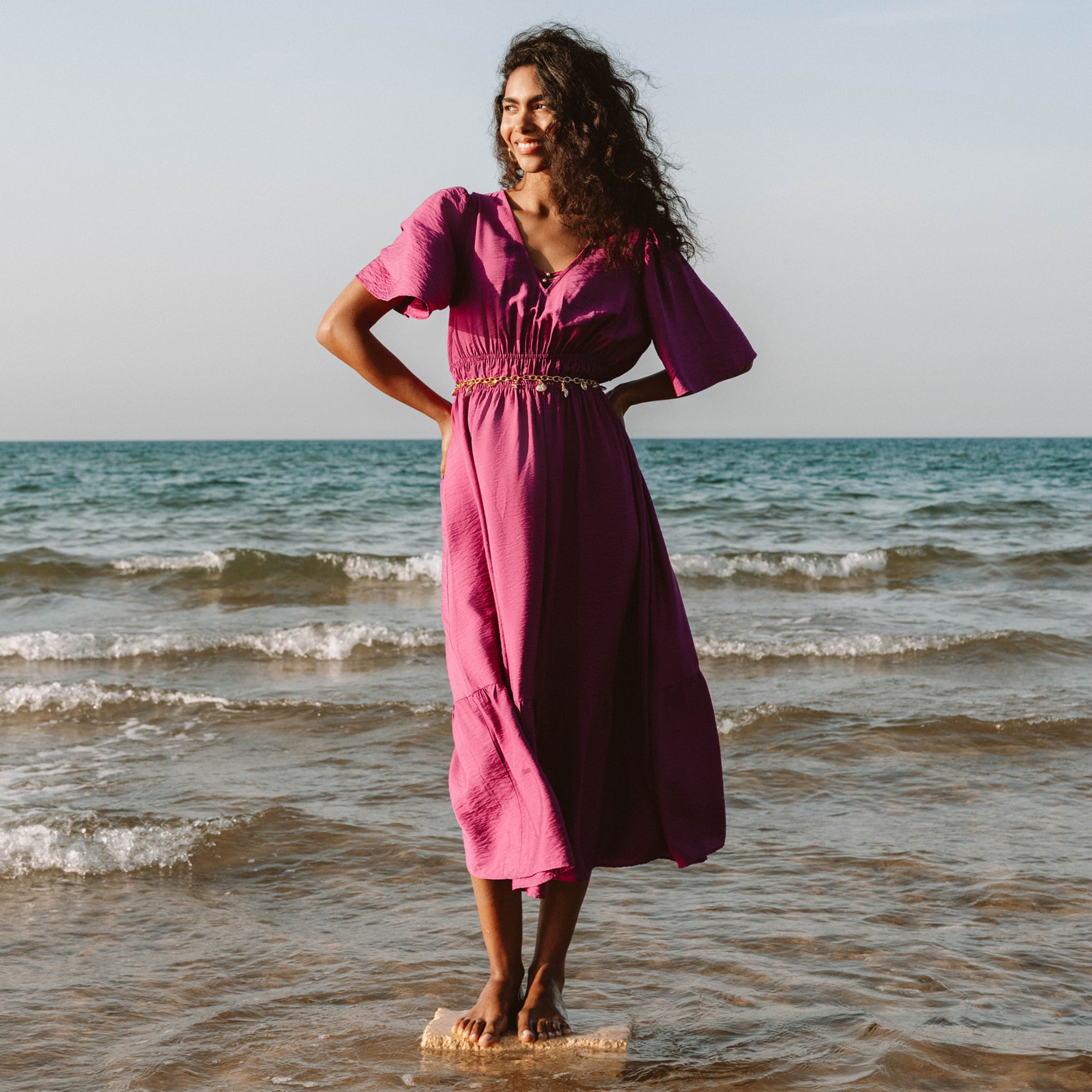 Robe &eacute;vas&eacute;e col v longueur genou violet clair femme